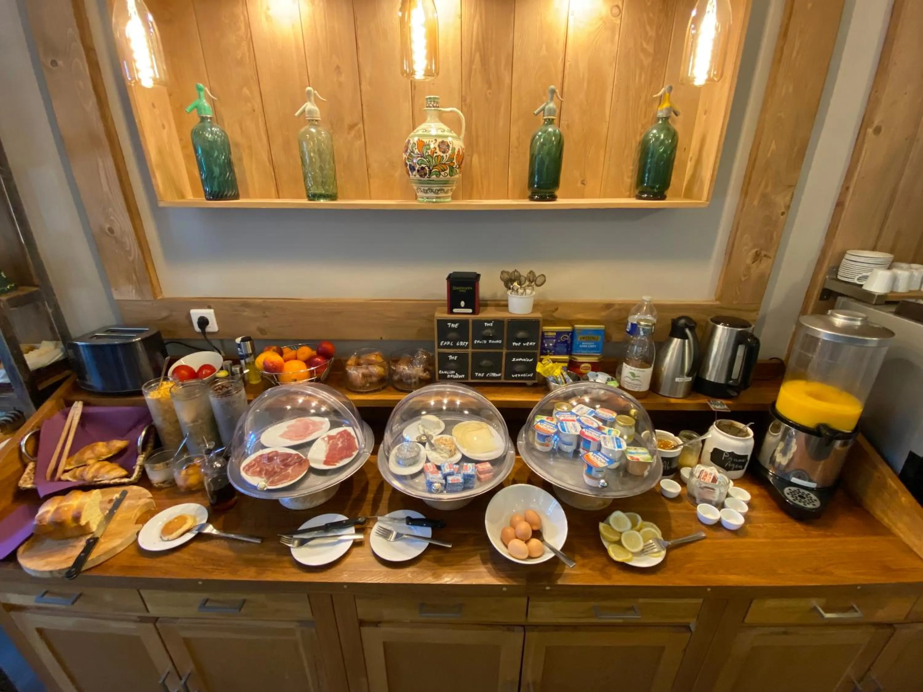 Breakfast in Logis Hôtel Château De Palaja