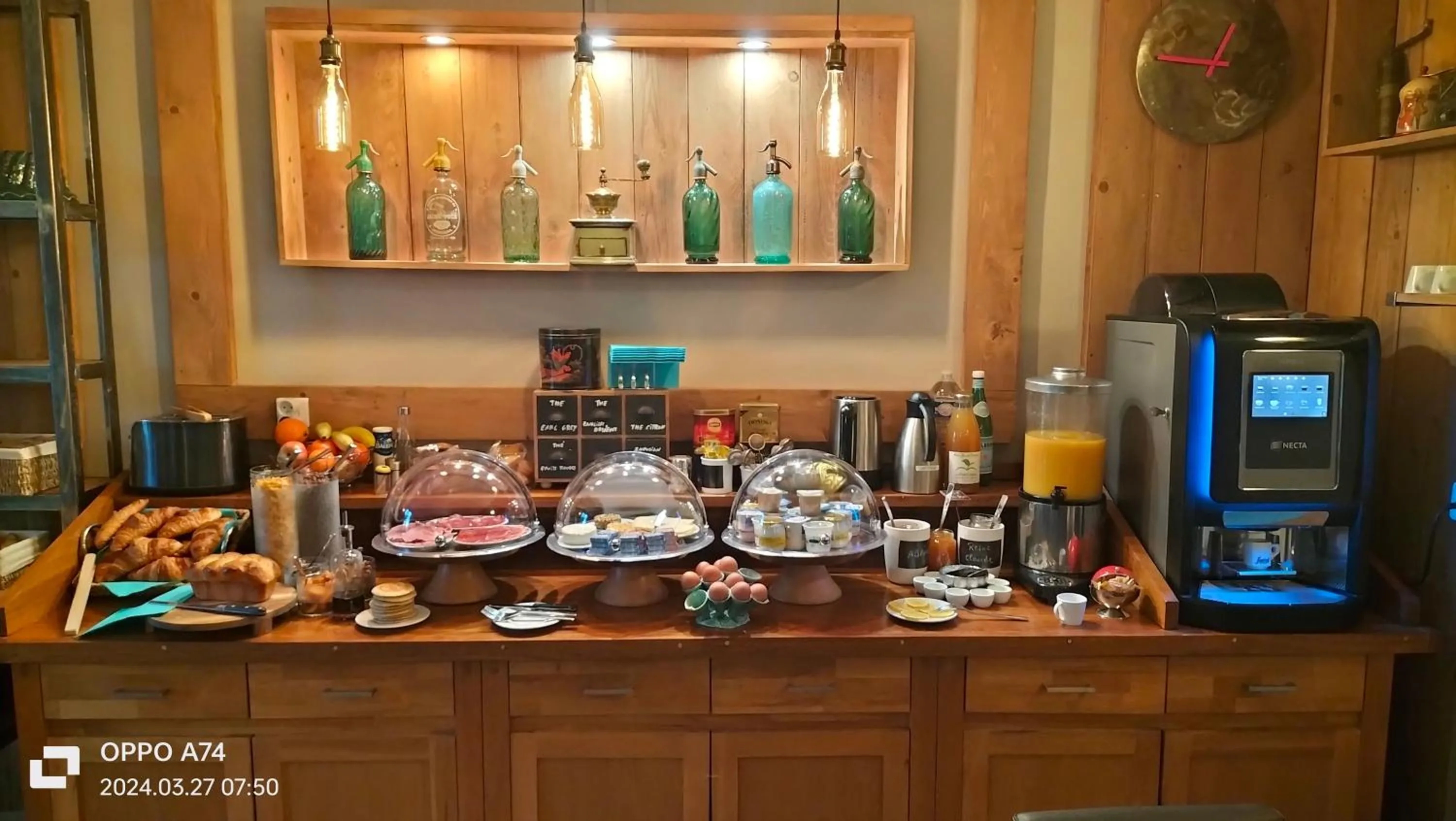 Breakfast in Logis Hôtel Château De Palaja