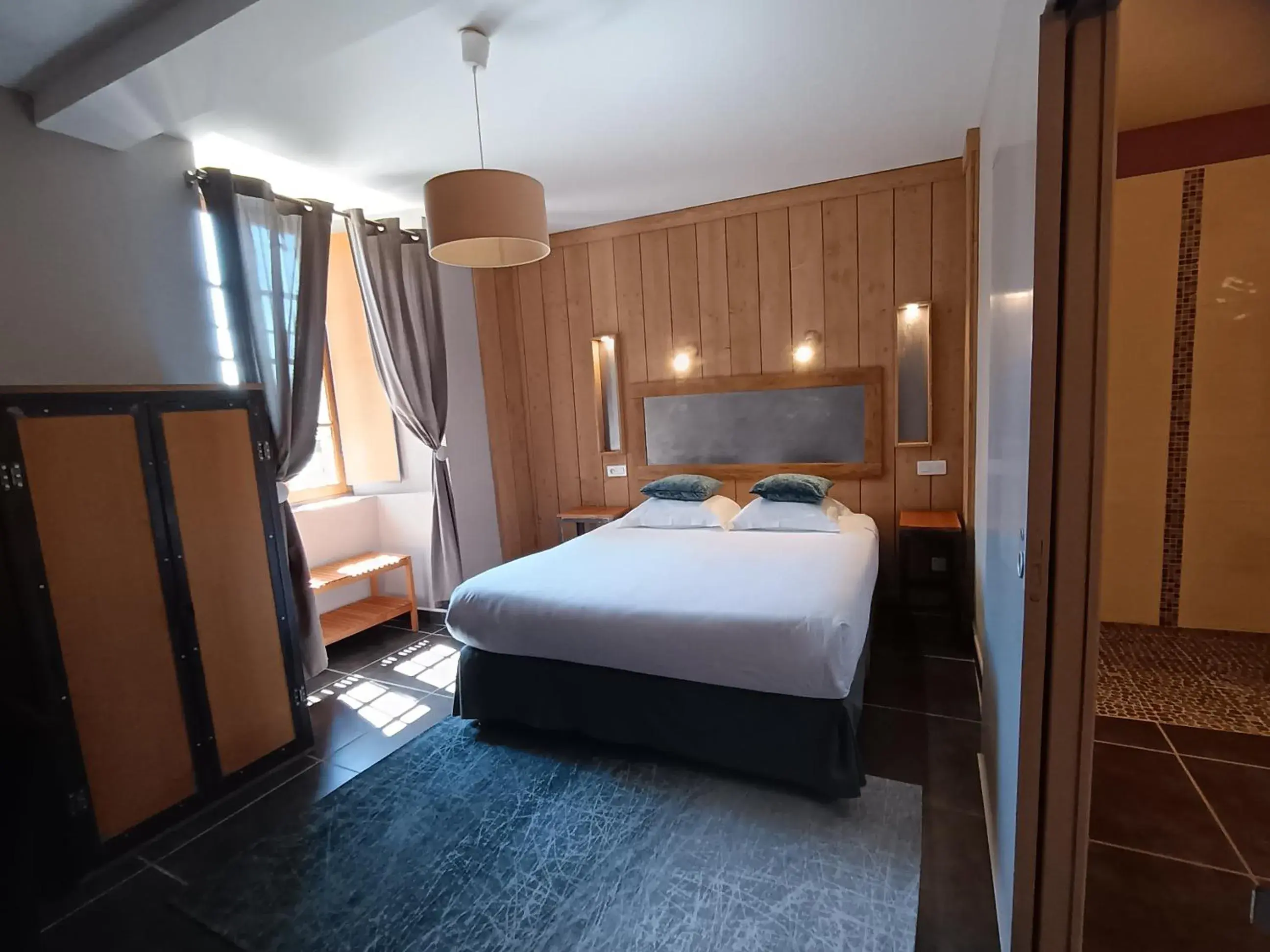 Comfort Double Room in Logis Hôtel Château De Palaja Comfort Double Room in Logis Hôtel Château De Palaja