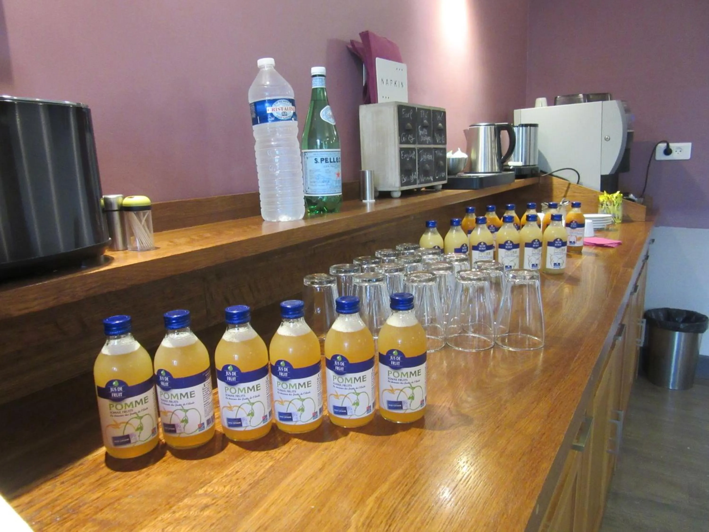 Business facilities in Logis Hôtel Château De Palaja