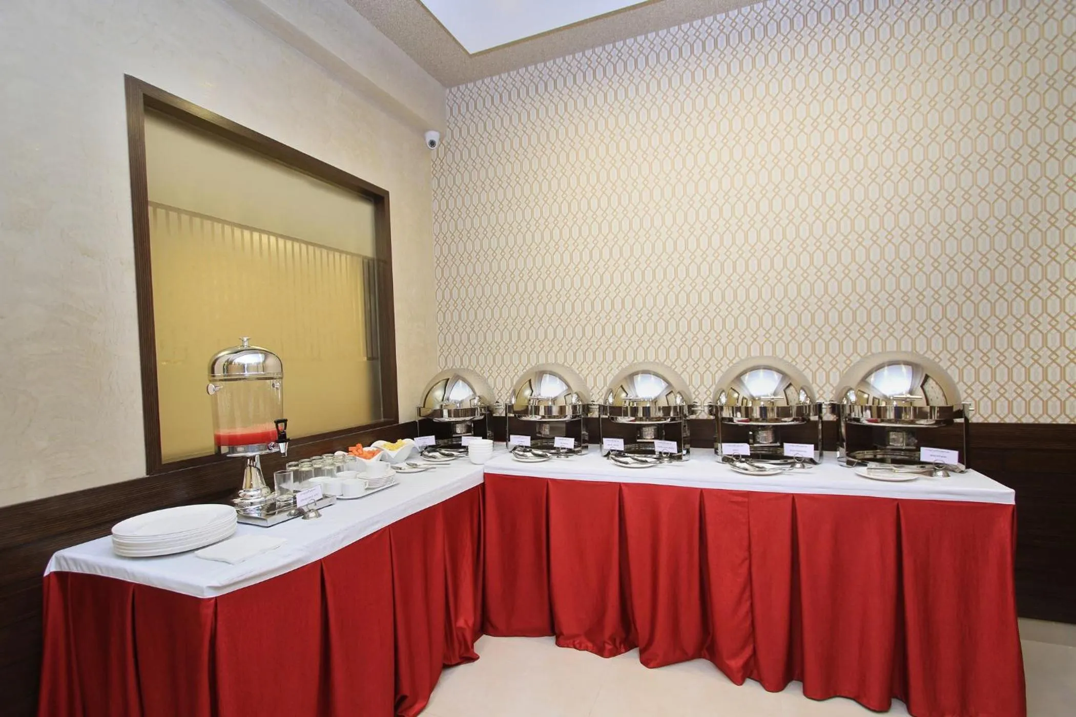 Buffet breakfast in La Sara Regent