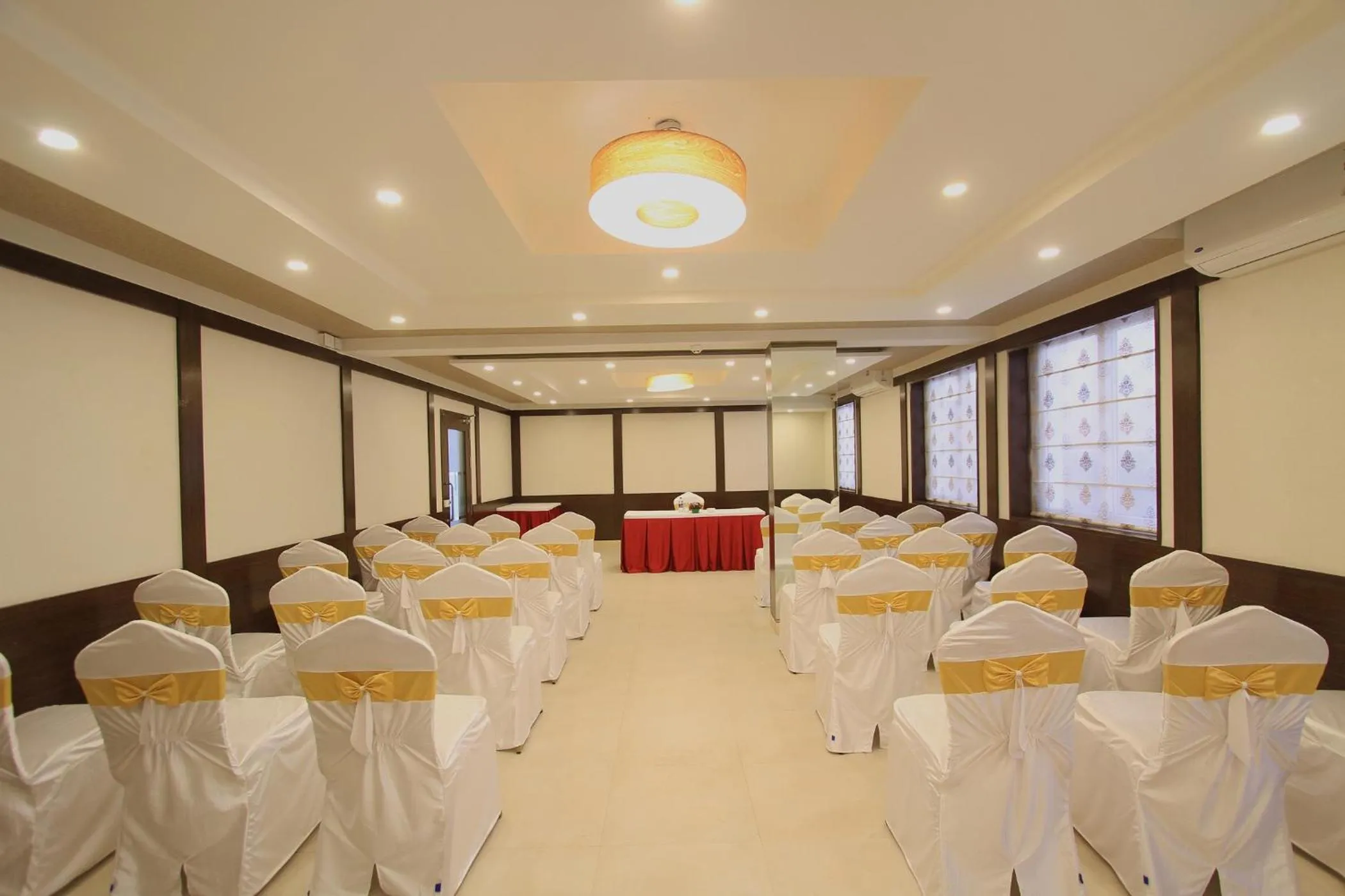Banquet/Function facilities in La Sara Regent