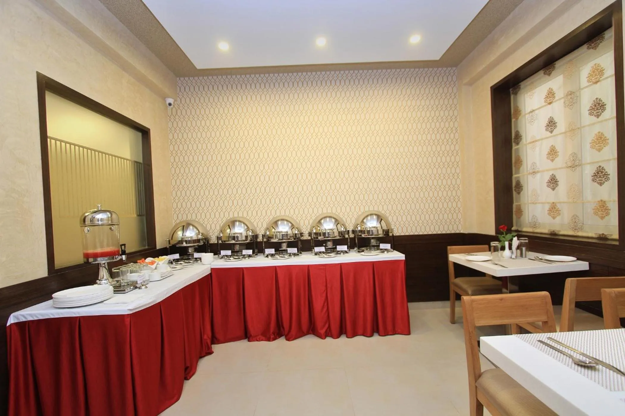 Food and drinks in La Sara Regent