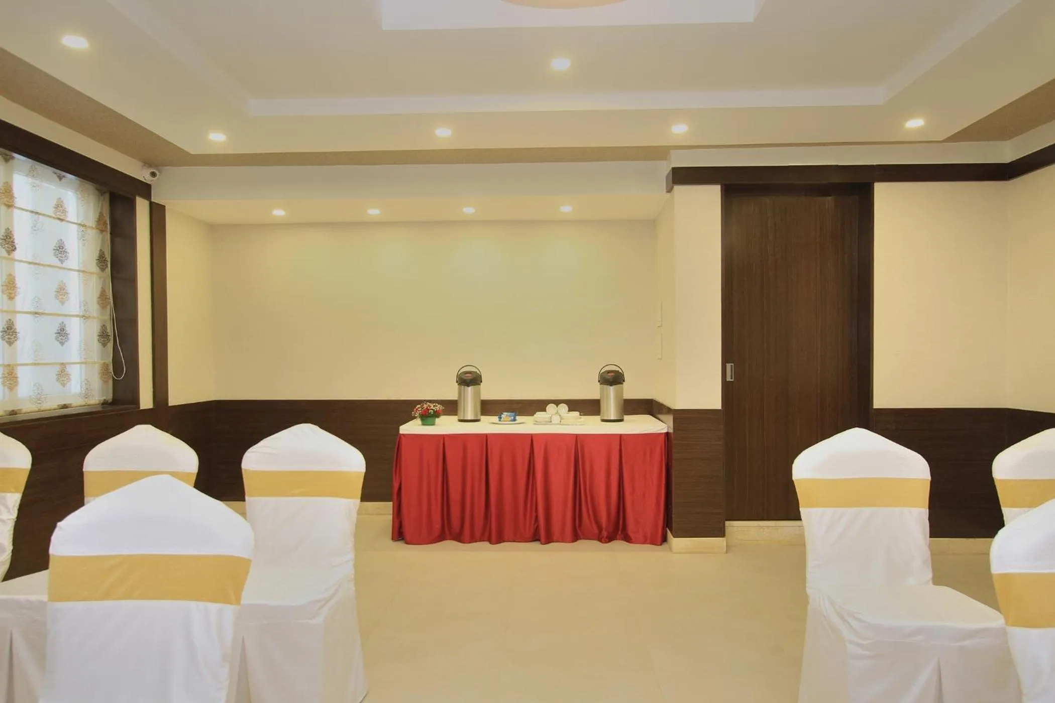 Banquet/Function facilities in La Sara Regent