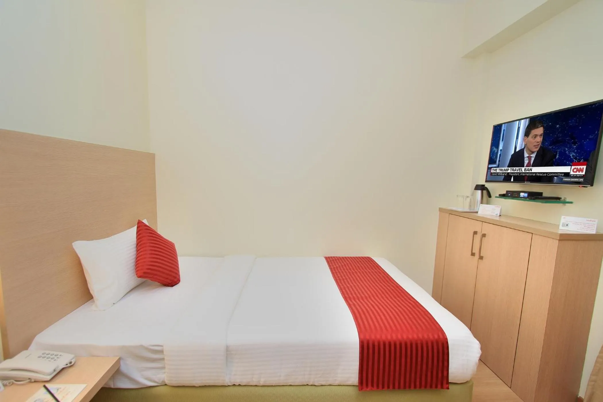 Bed in La Sara Regent