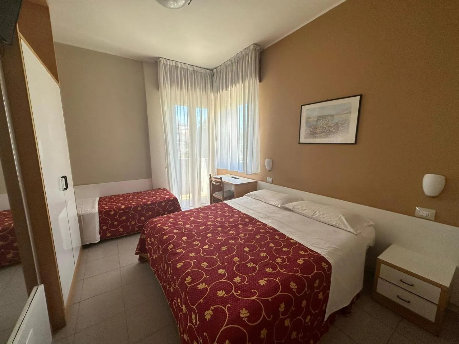 Bedroom, Bed in Hotel Junior