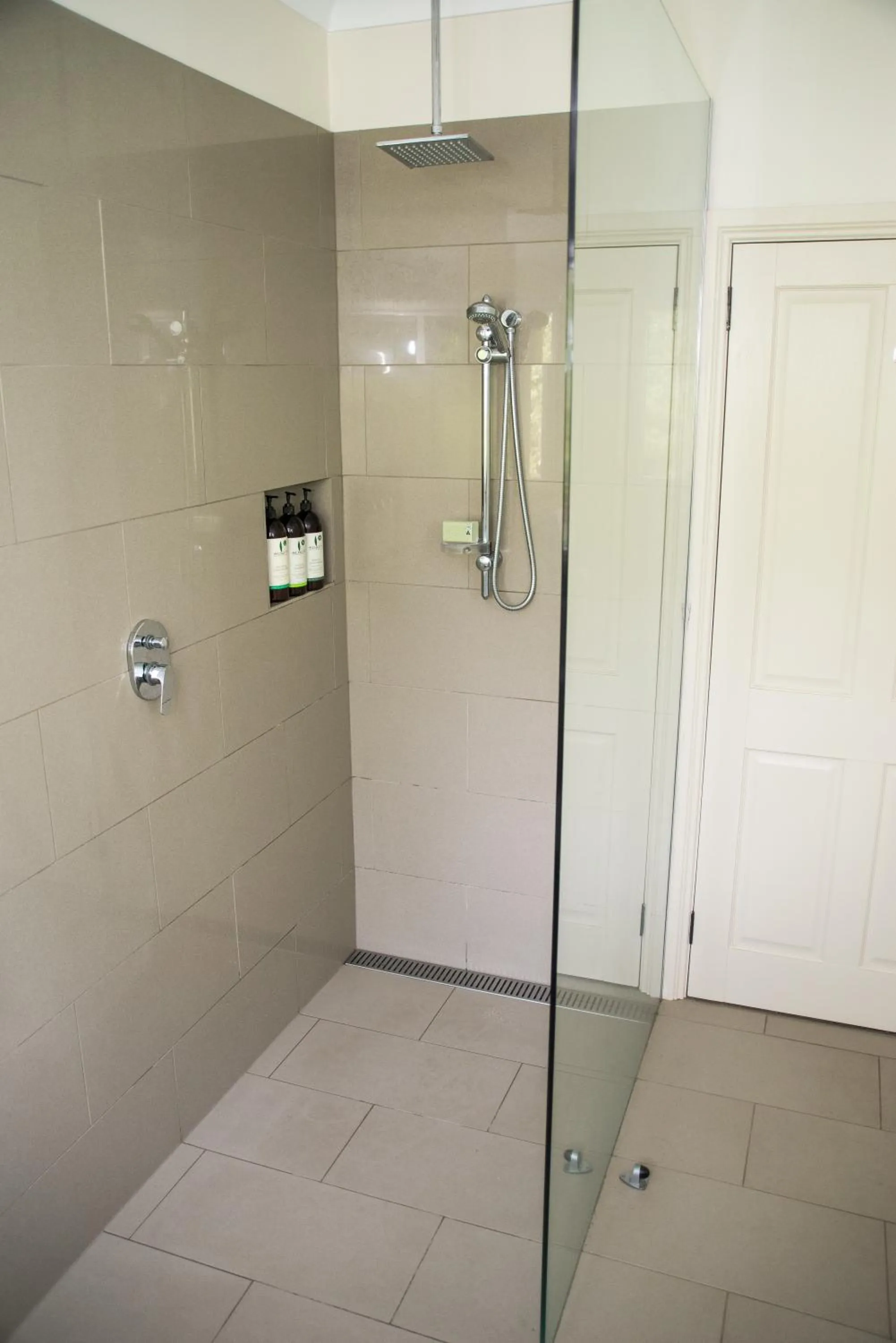 Bathroom in Hollyhock