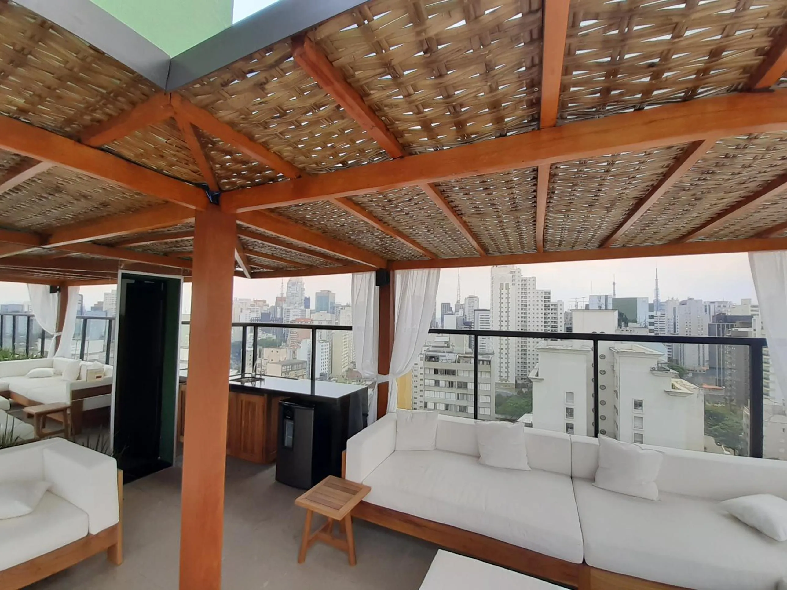 Roof Top Bela Cintra Residence