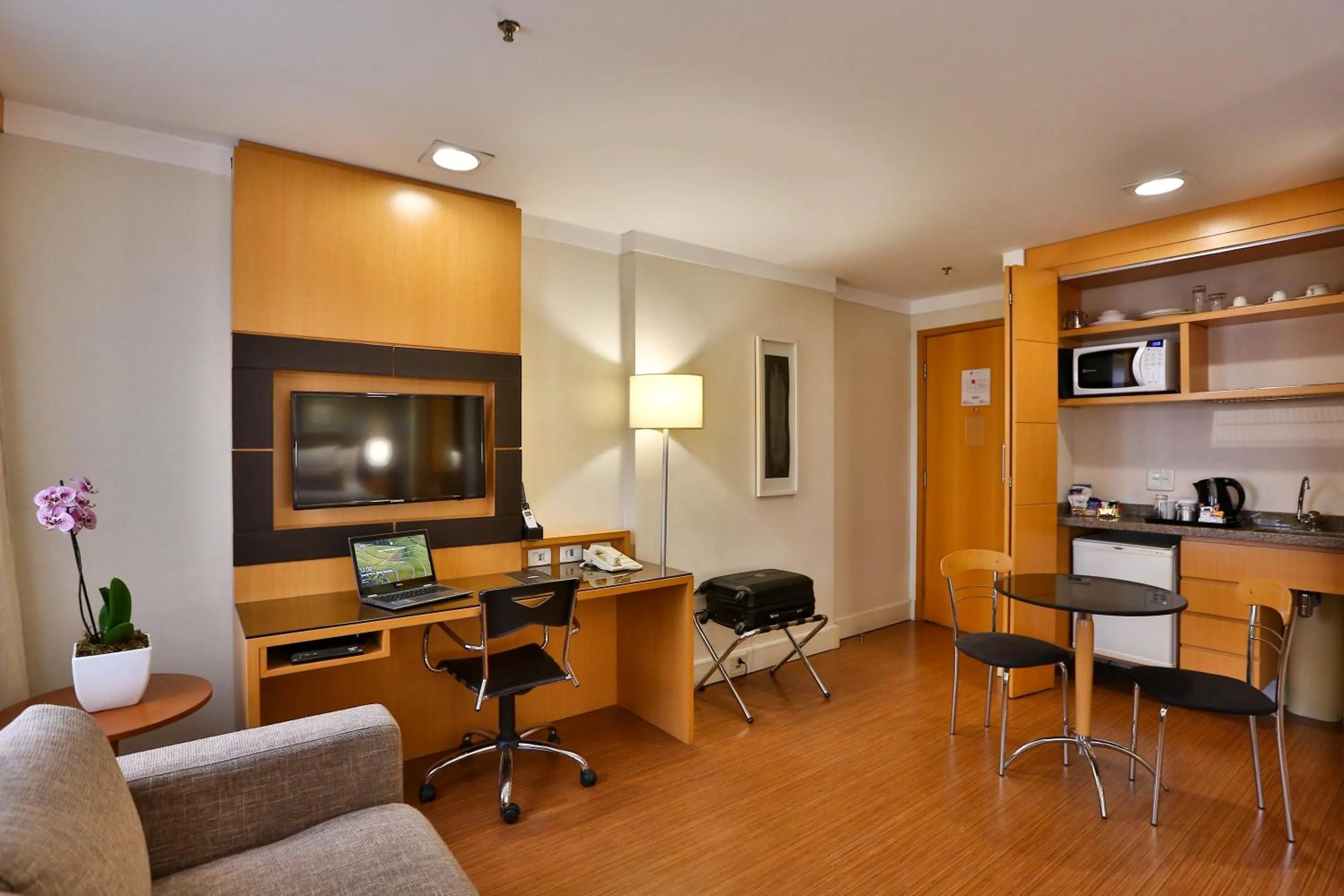 TV and multimedia in Transamerica Executive Jardins