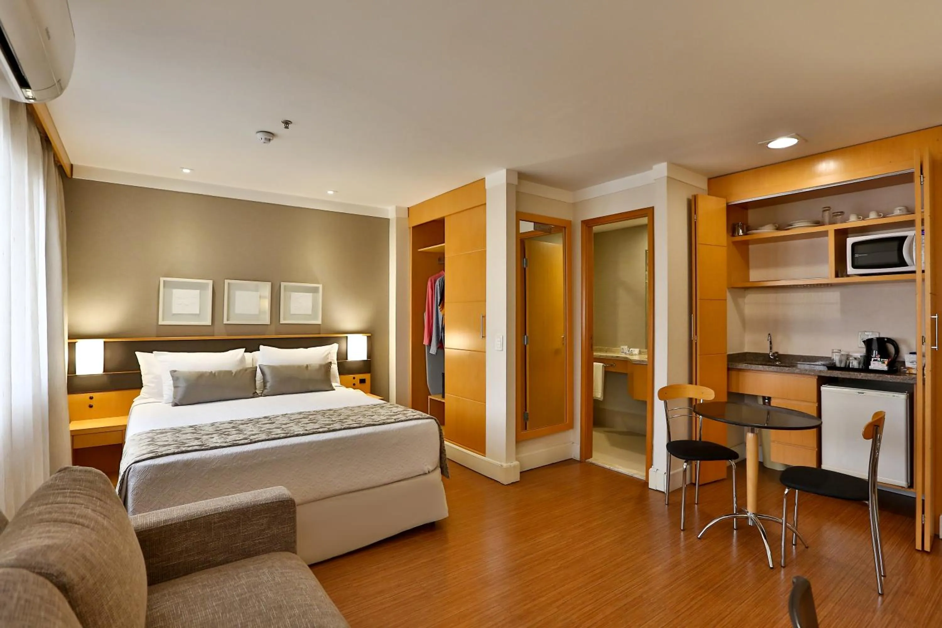 Bedroom, Bed in Transamerica Executive Jardins