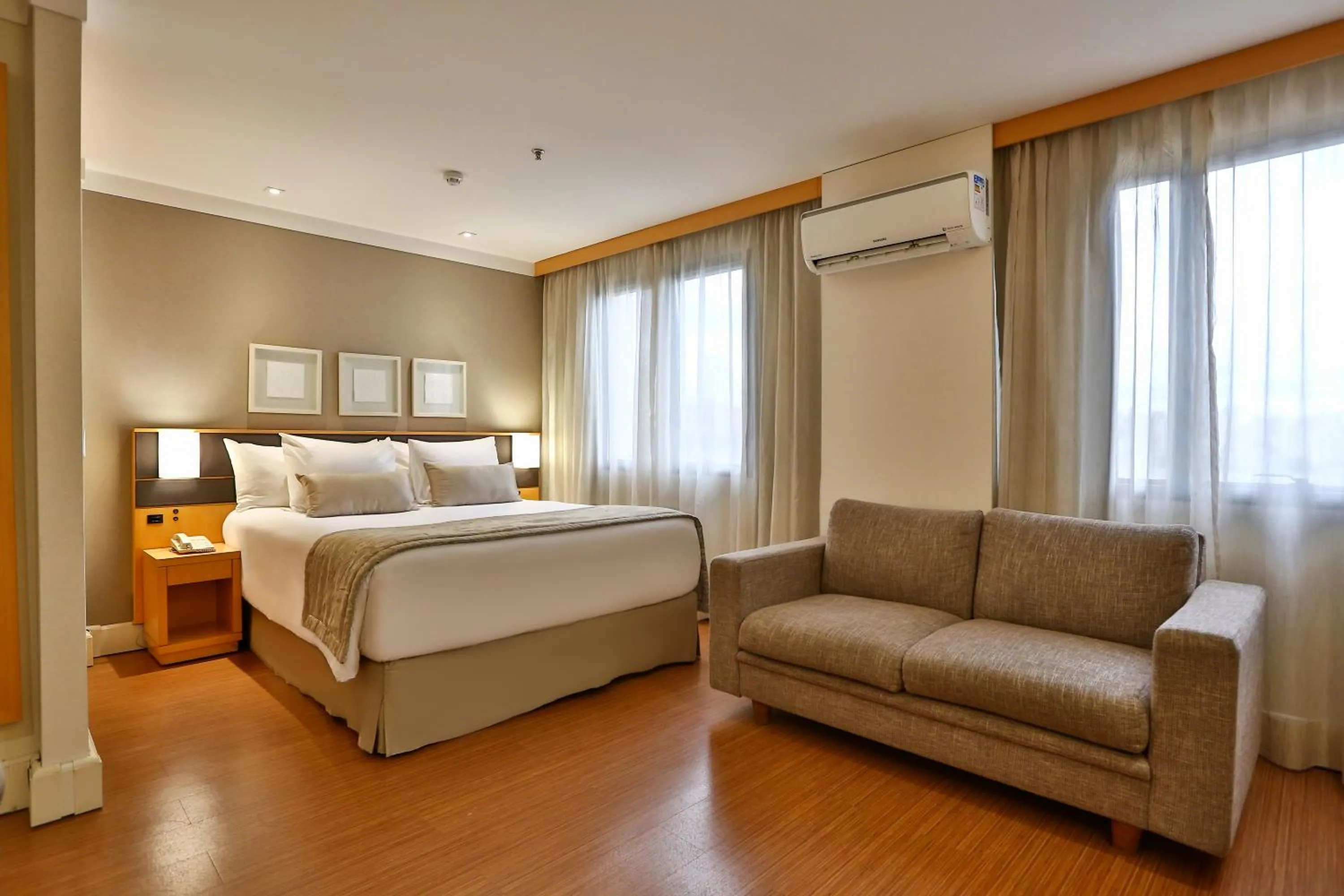 Bedroom, Bed in Transamerica Executive Jardins