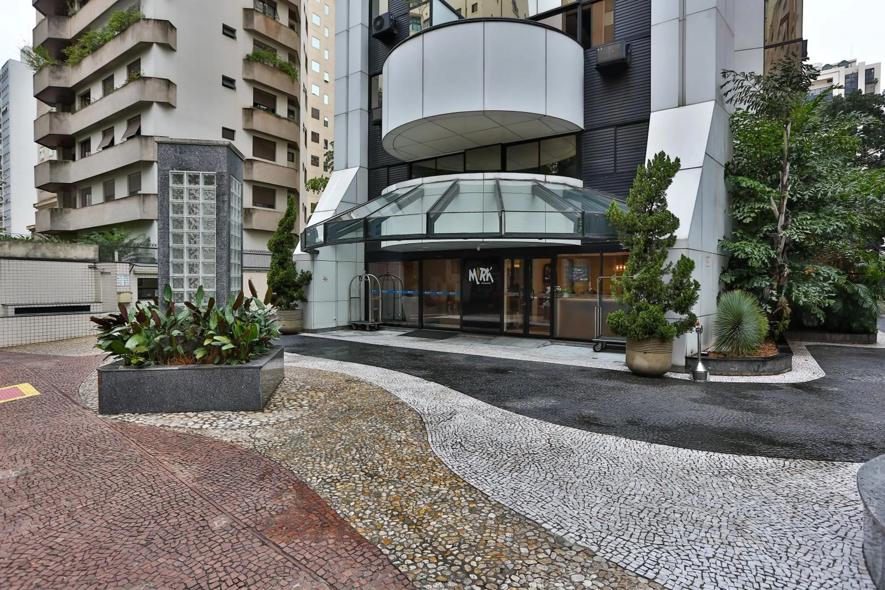 Facade/entrance in Transamerica Executive Jardins