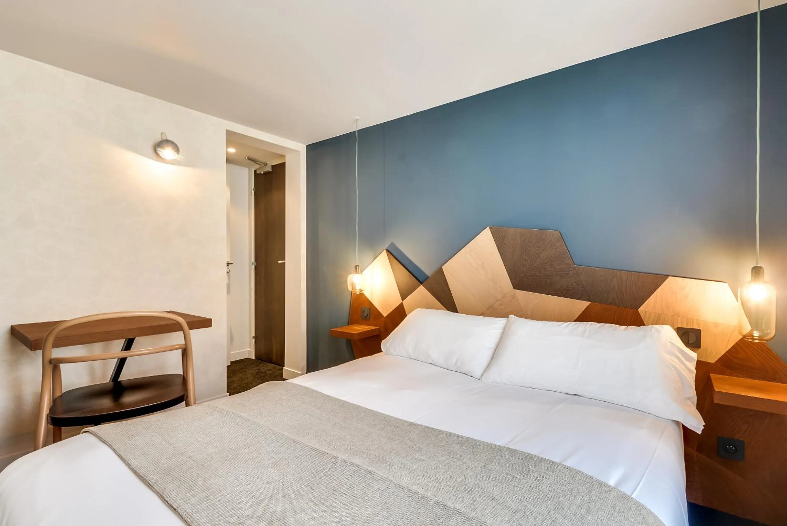 Photo of the whole room, Bed in WIT Hotel