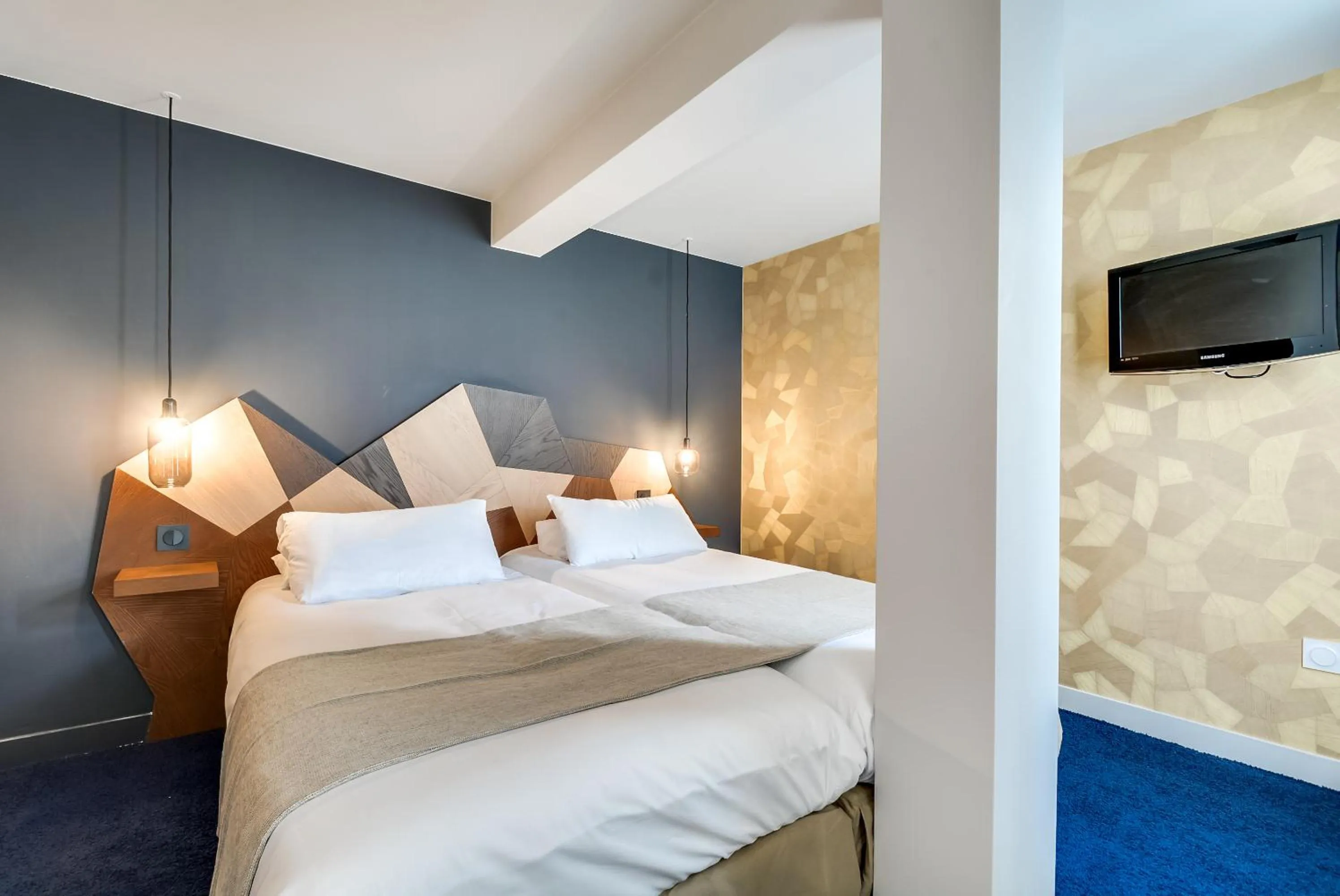 Photo of the whole room, Bed in WIT Hotel