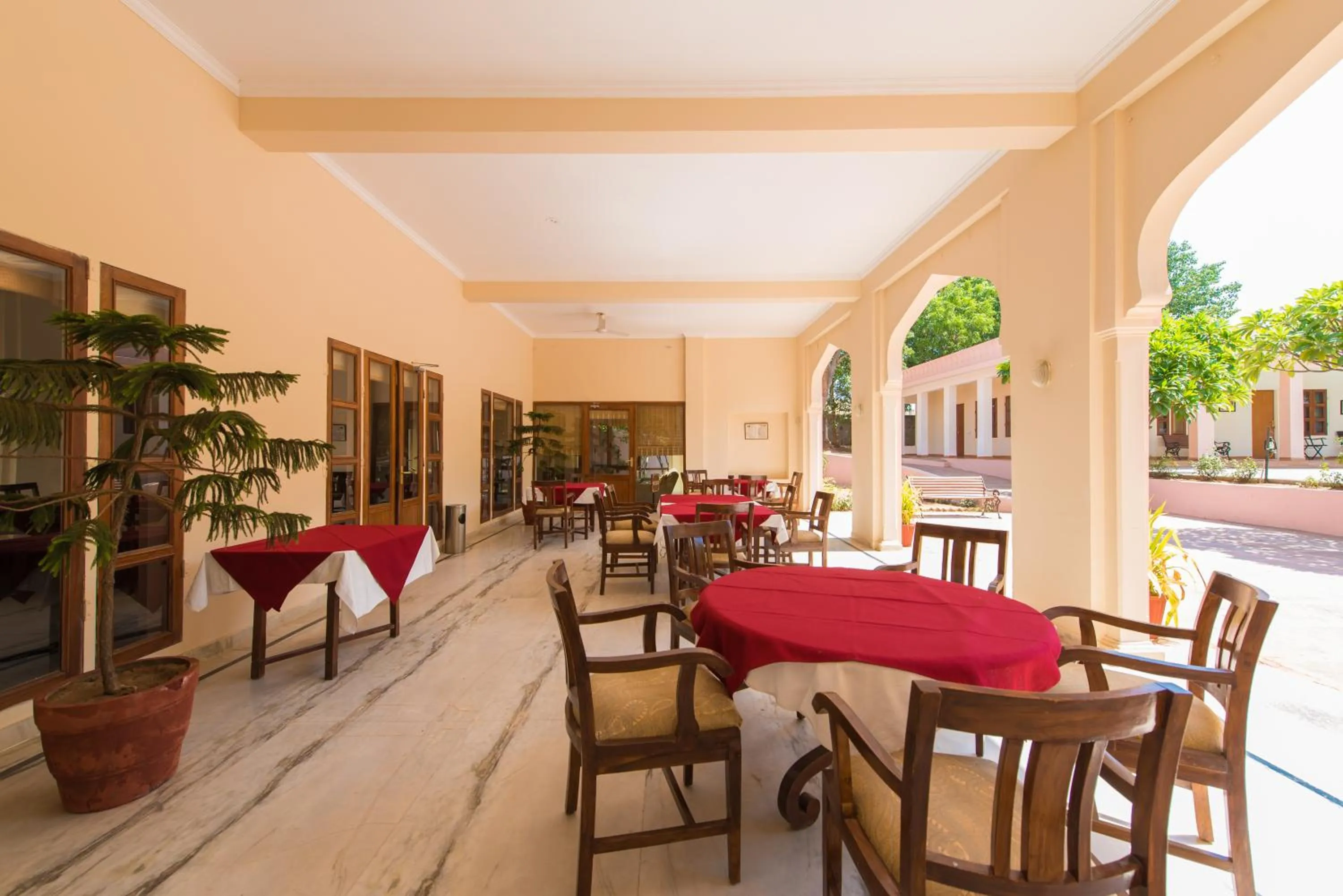 Restaurant/places to eat in Dev Vilas