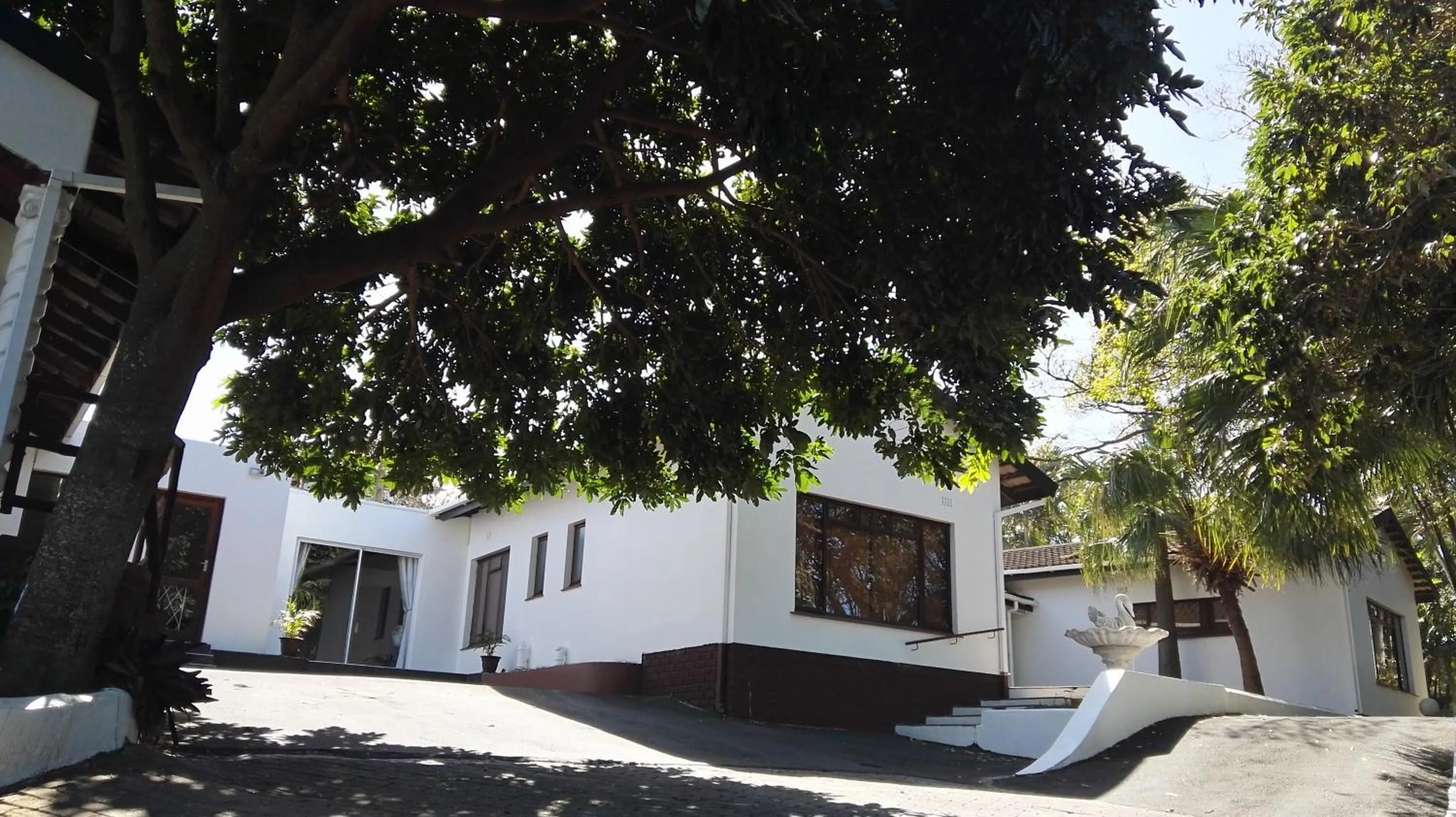 Property building in Villa Tropicana - South Africa