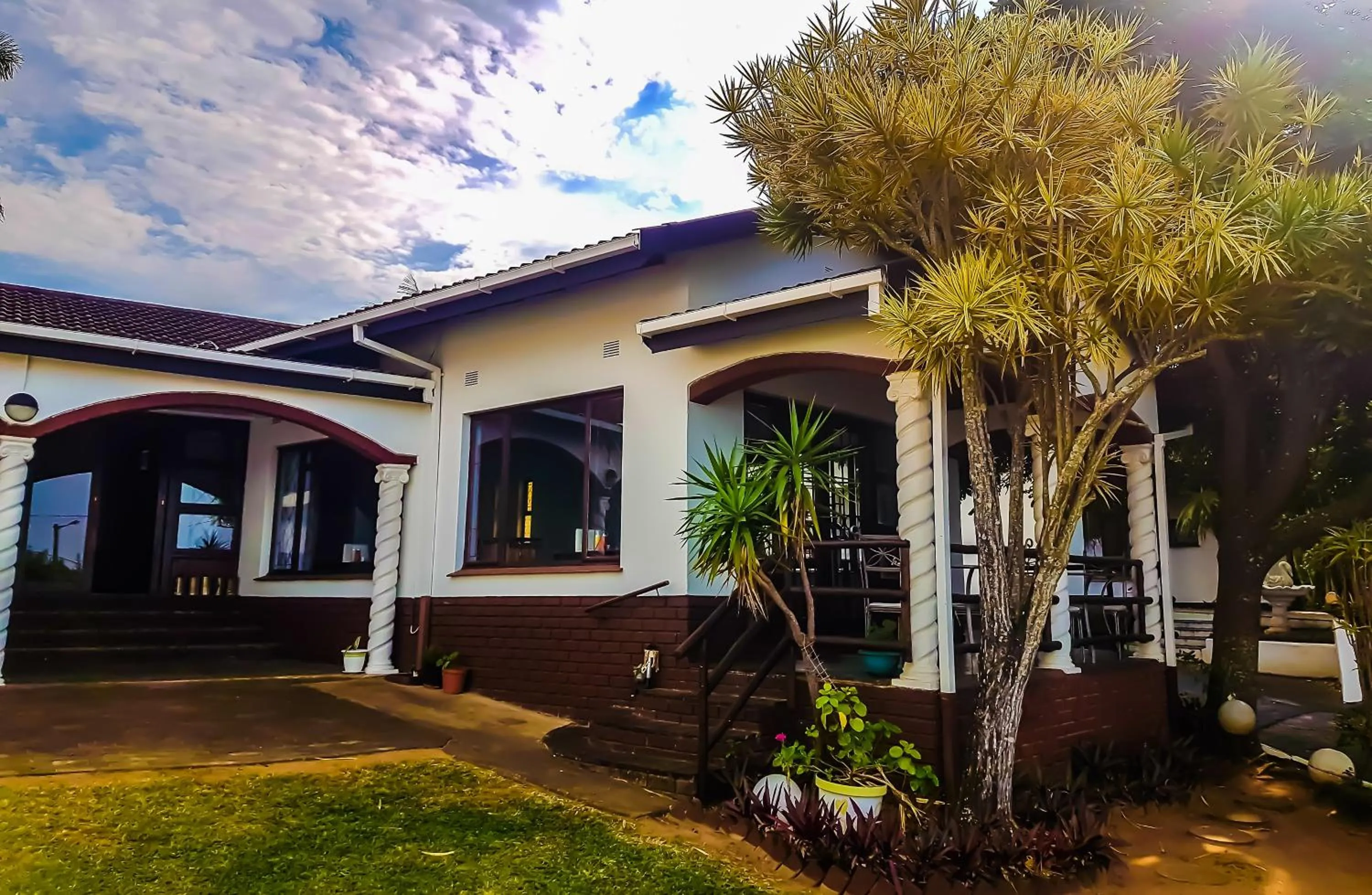 Property building in Villa Tropicana - South Africa