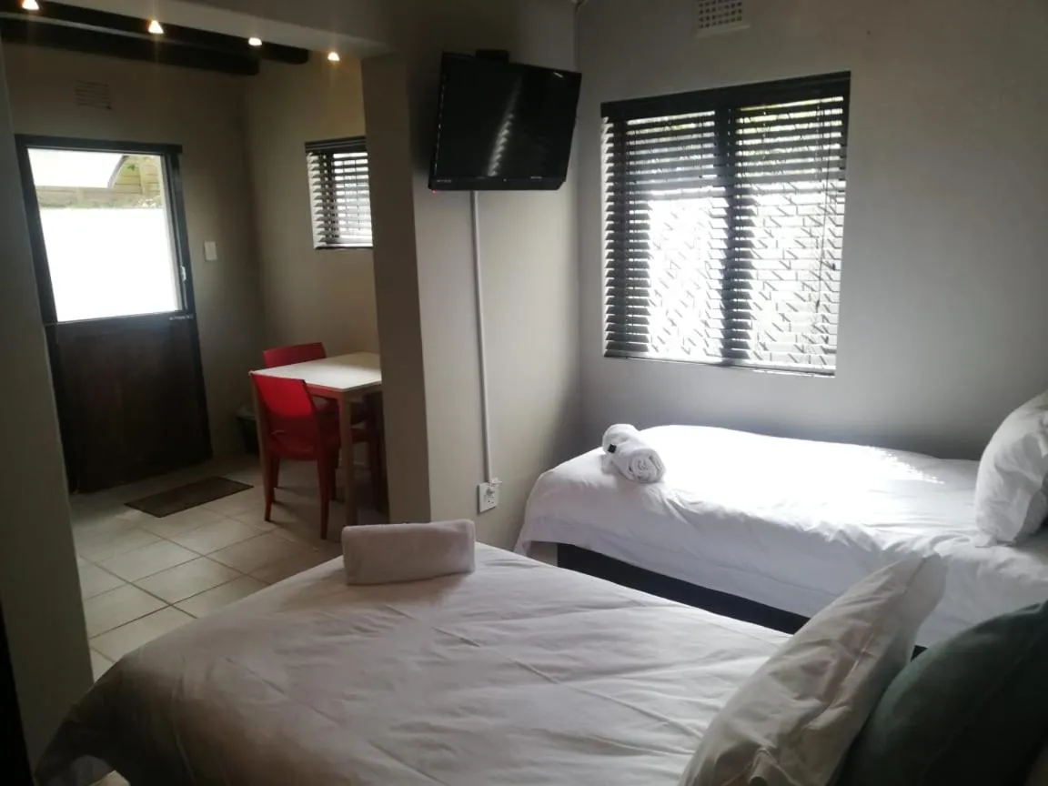 TV and multimedia, Bed in Villa Tropicana - South Africa