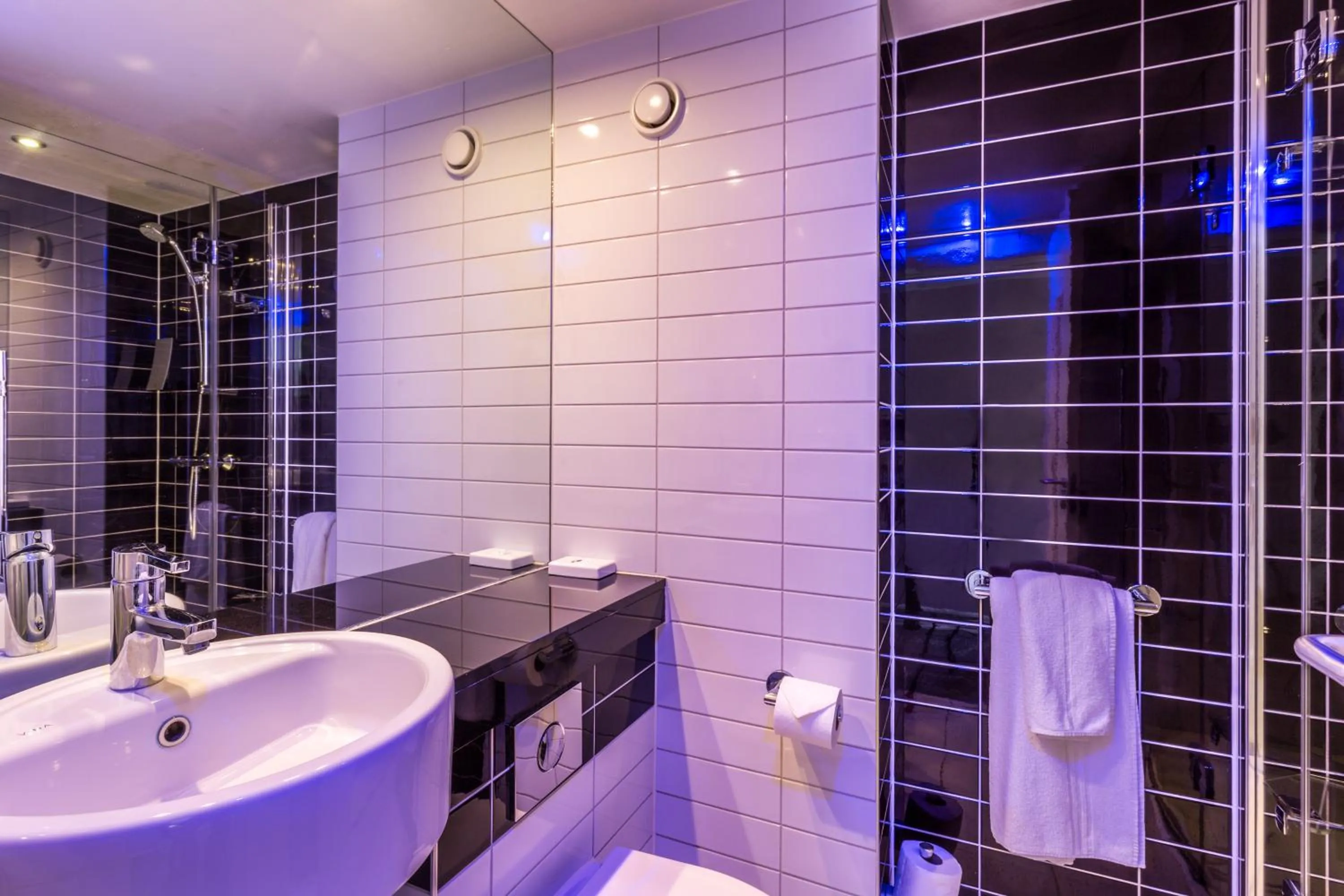 Bathroom in Holiday Inn Express Colchester by IHG