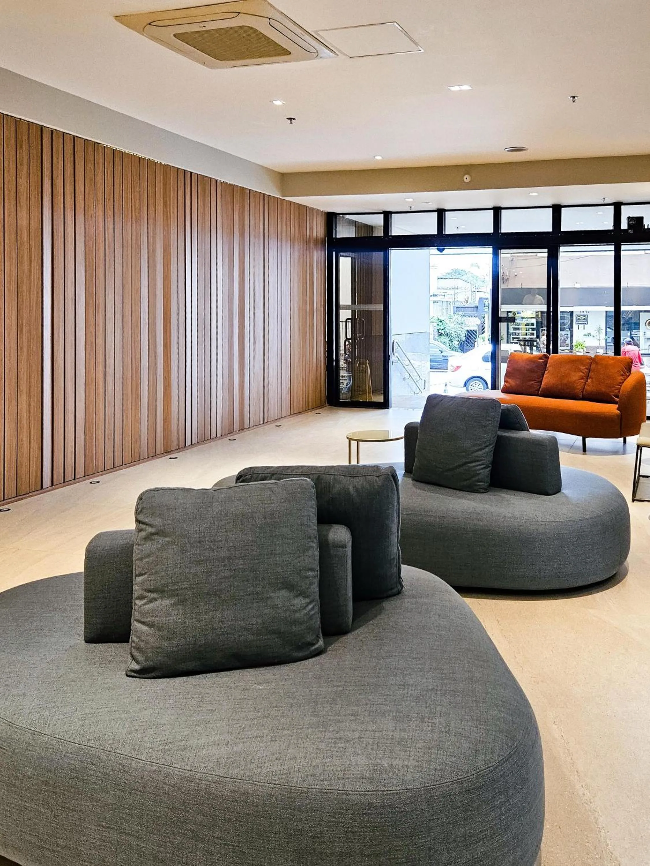 Seating area in Transamerica Executive Congonhas