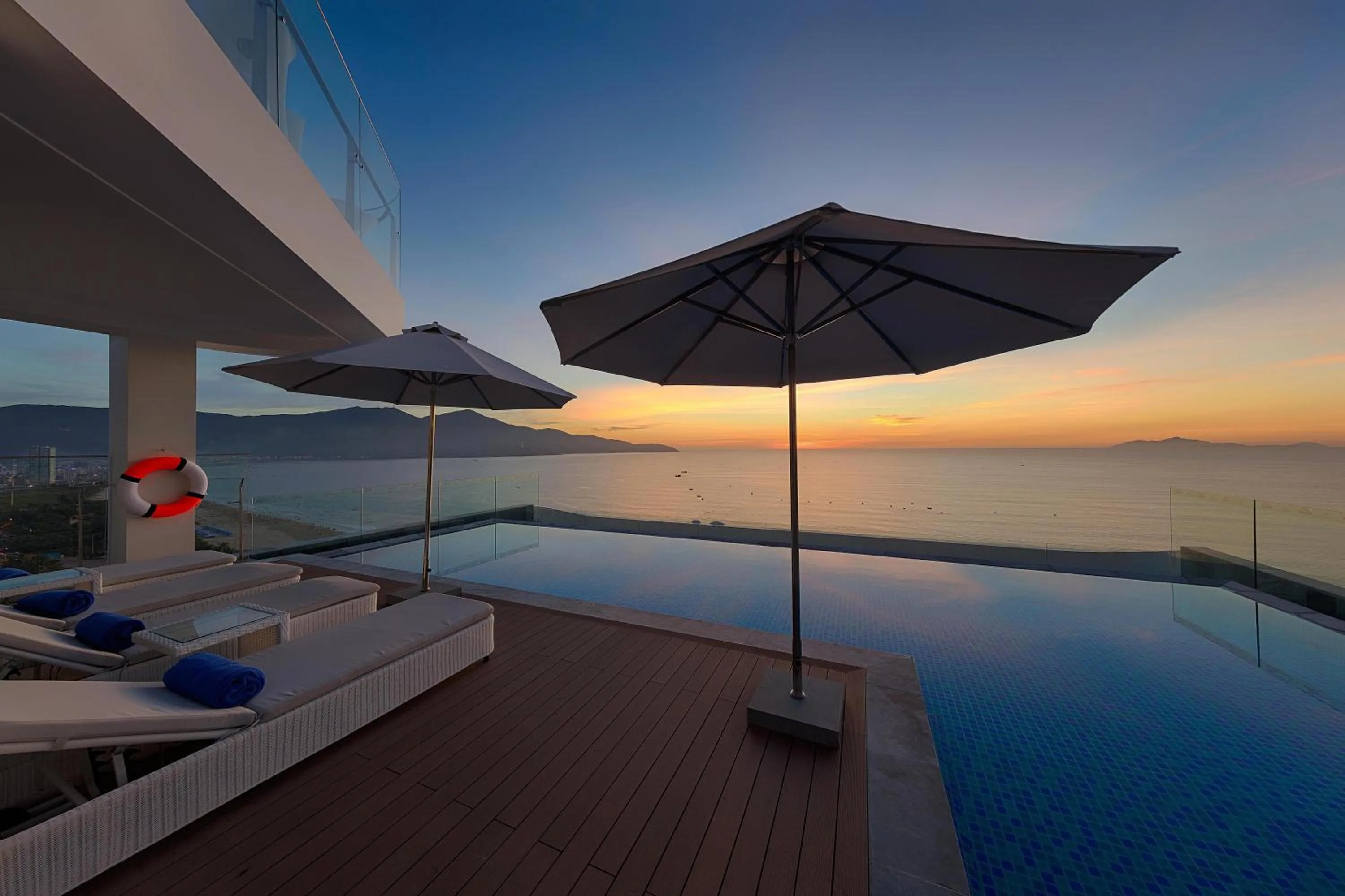 Swimming pool in Parosand Da Nang Hotel -Belle Maison Parosand Da Nang Hotel