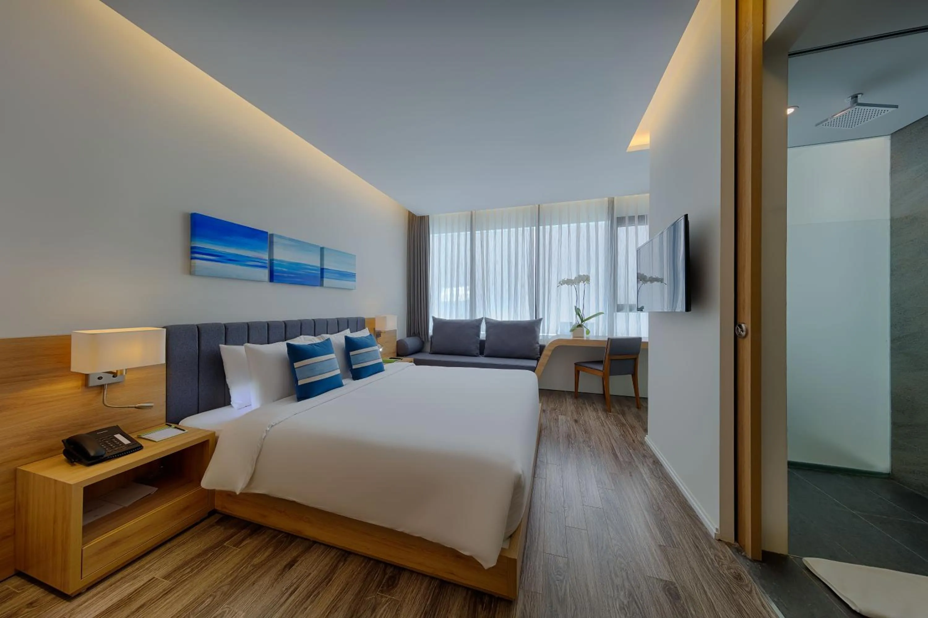 Photo of the whole room, Bed in Parosand Da Nang Hotel -Belle Maison Parosand Da Nang Hotel