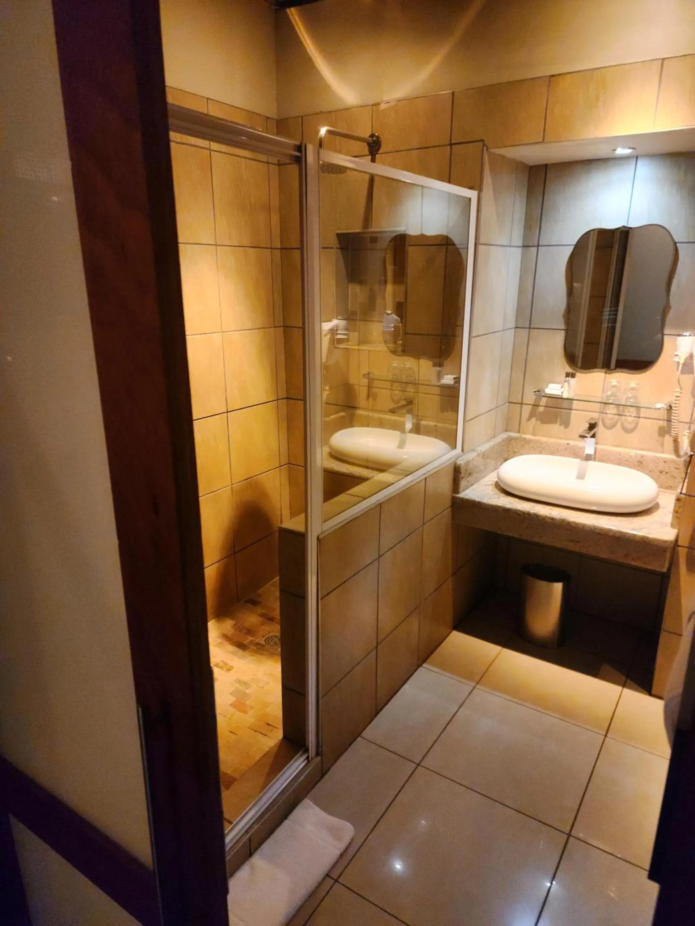 Shower in Fairview Hotels,Spa & Golf Resort