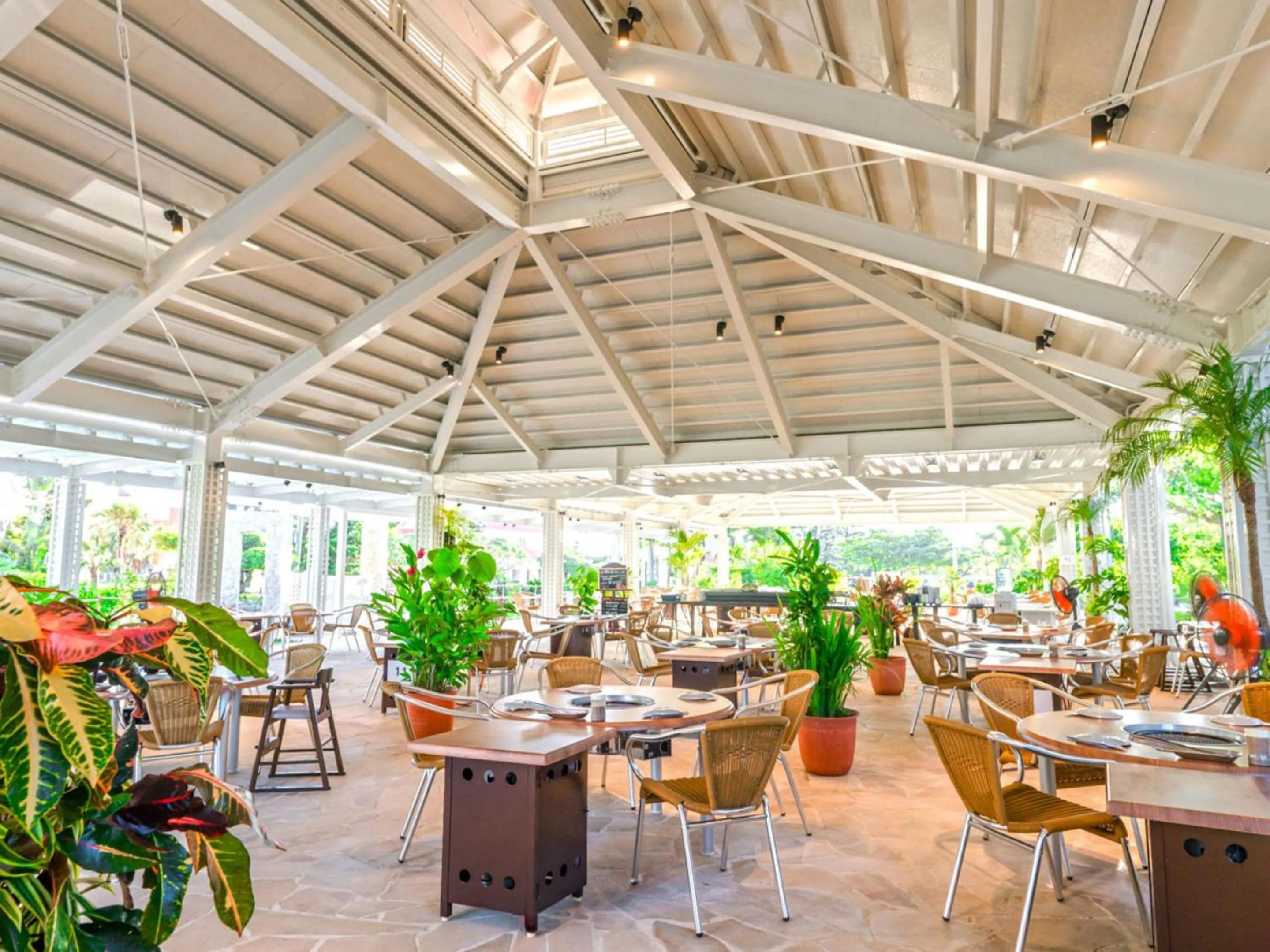 Restaurant/places to eat in Hot Cross Point Santa Monica