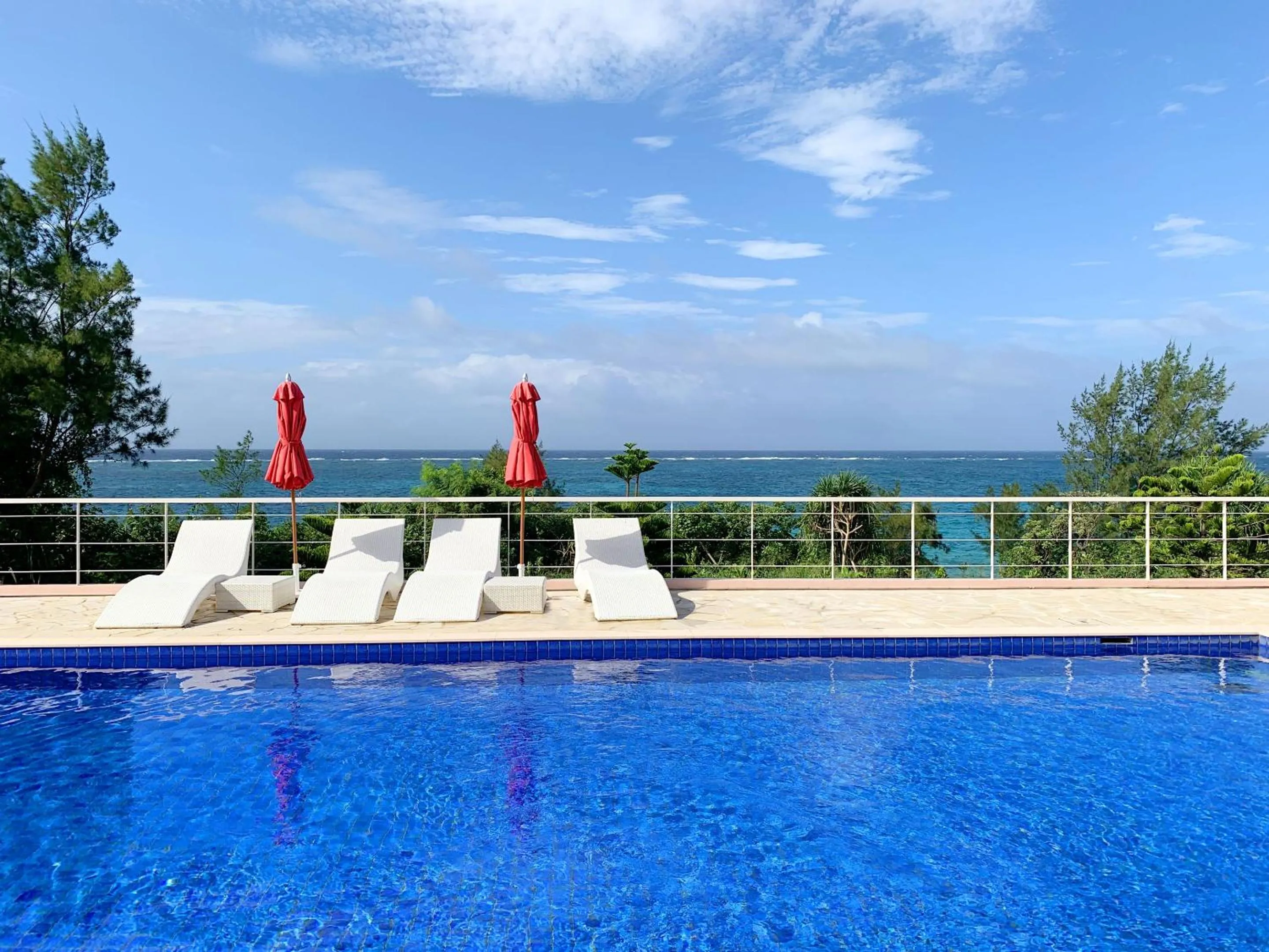 Swimming pool in Hot Cross Point Santa Monica