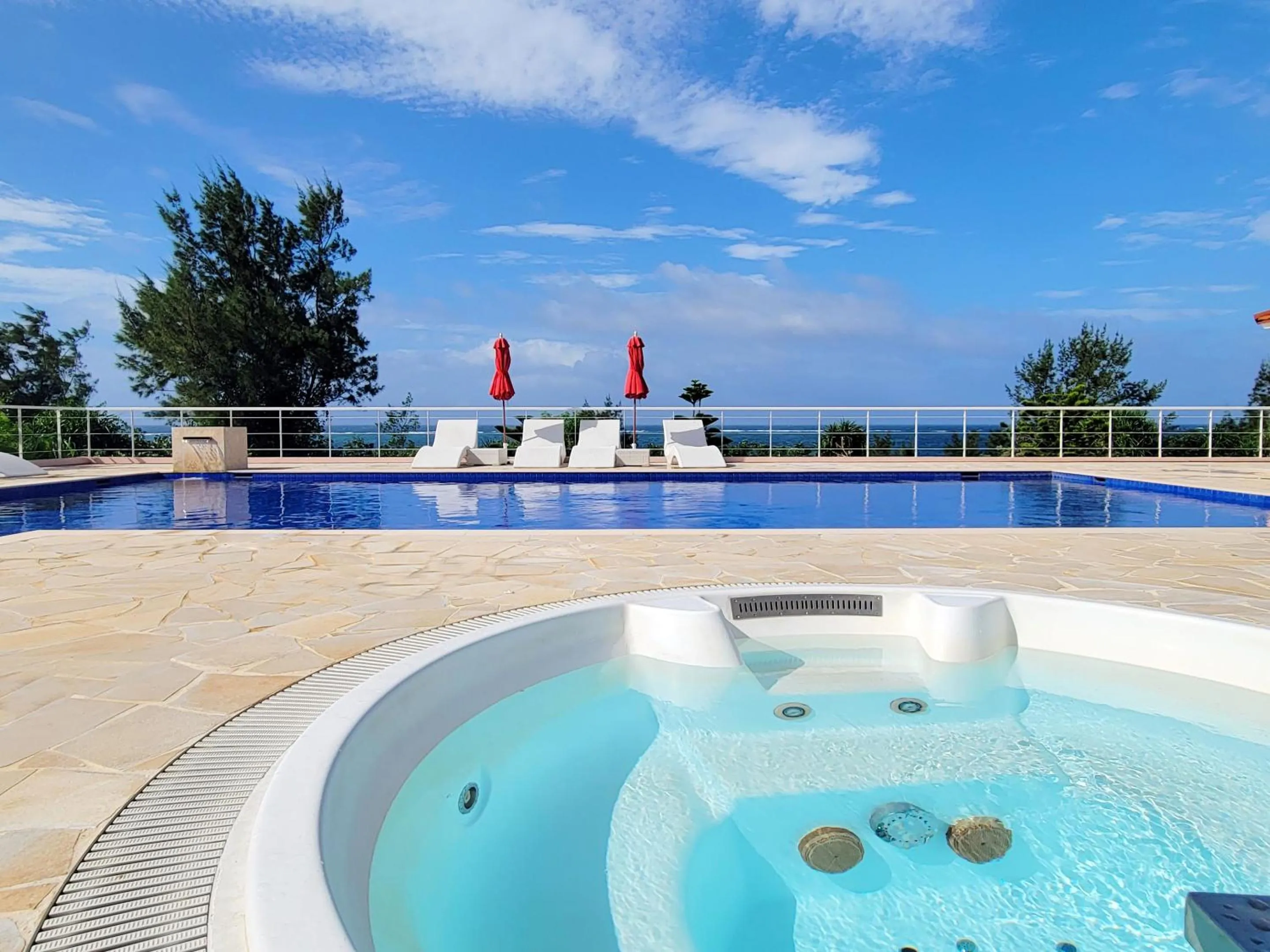 Swimming pool in Hot Cross Point Santa Monica