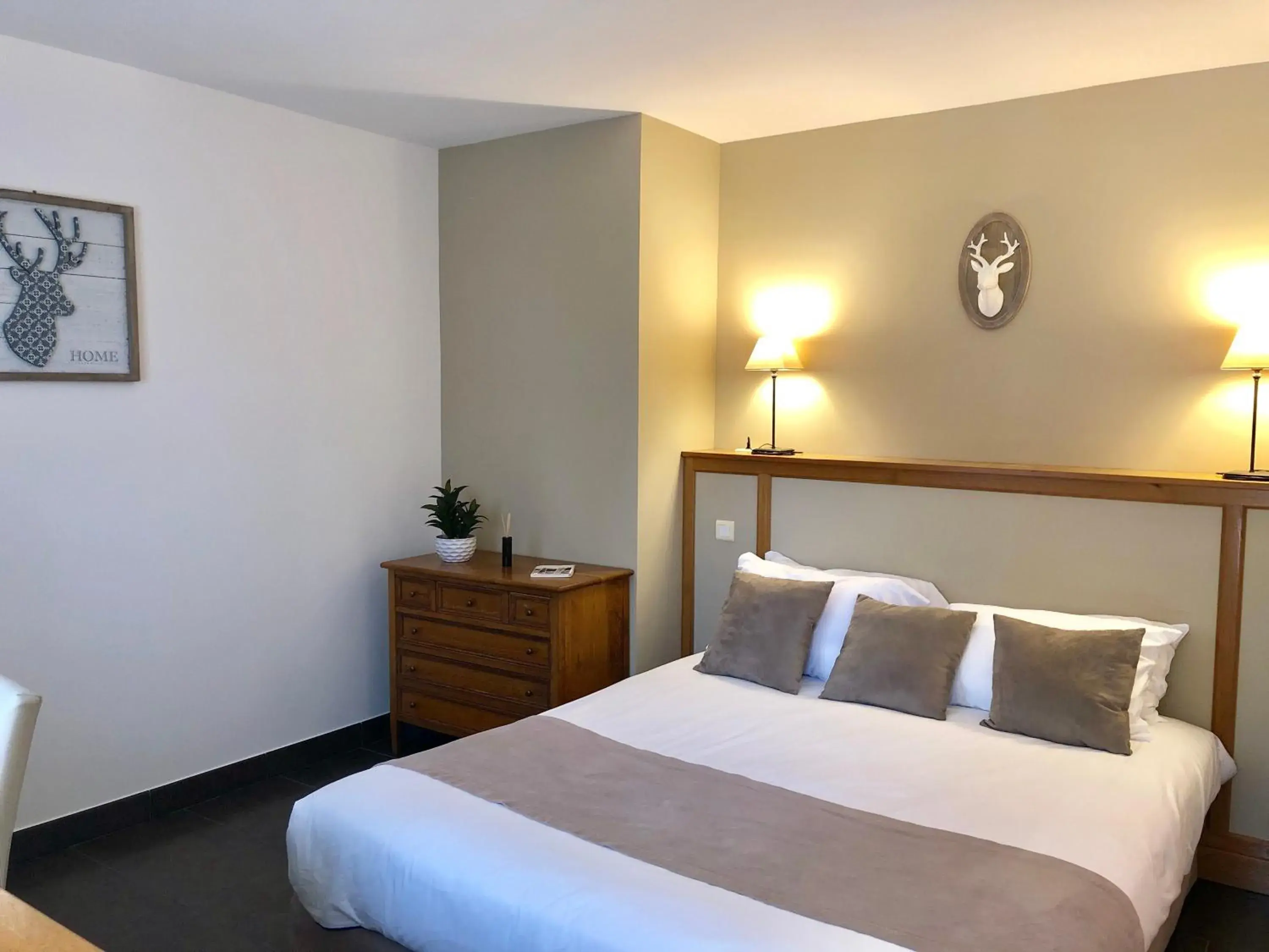 Double Room with Terrace in Hôtel Saint-Laurent, The Originals Relais Double Room with Terrace in Hôtel Saint-Laurent, The Originals Relais