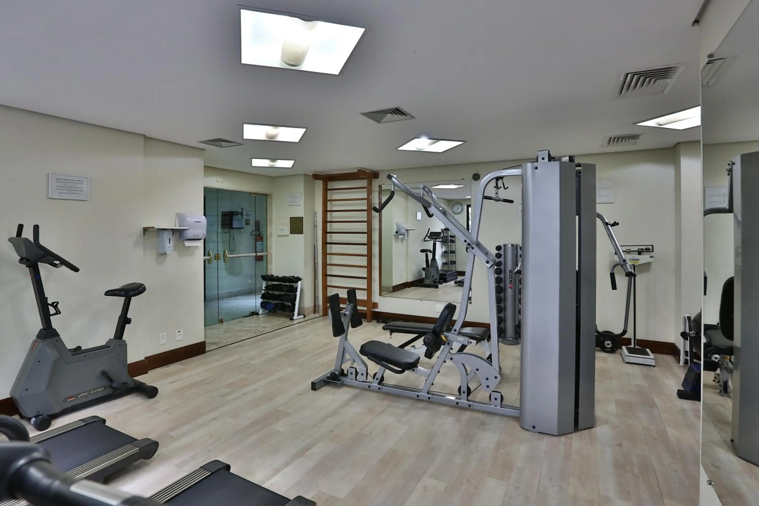 Fitness centre/facilities in Transamerica Paradise Garden