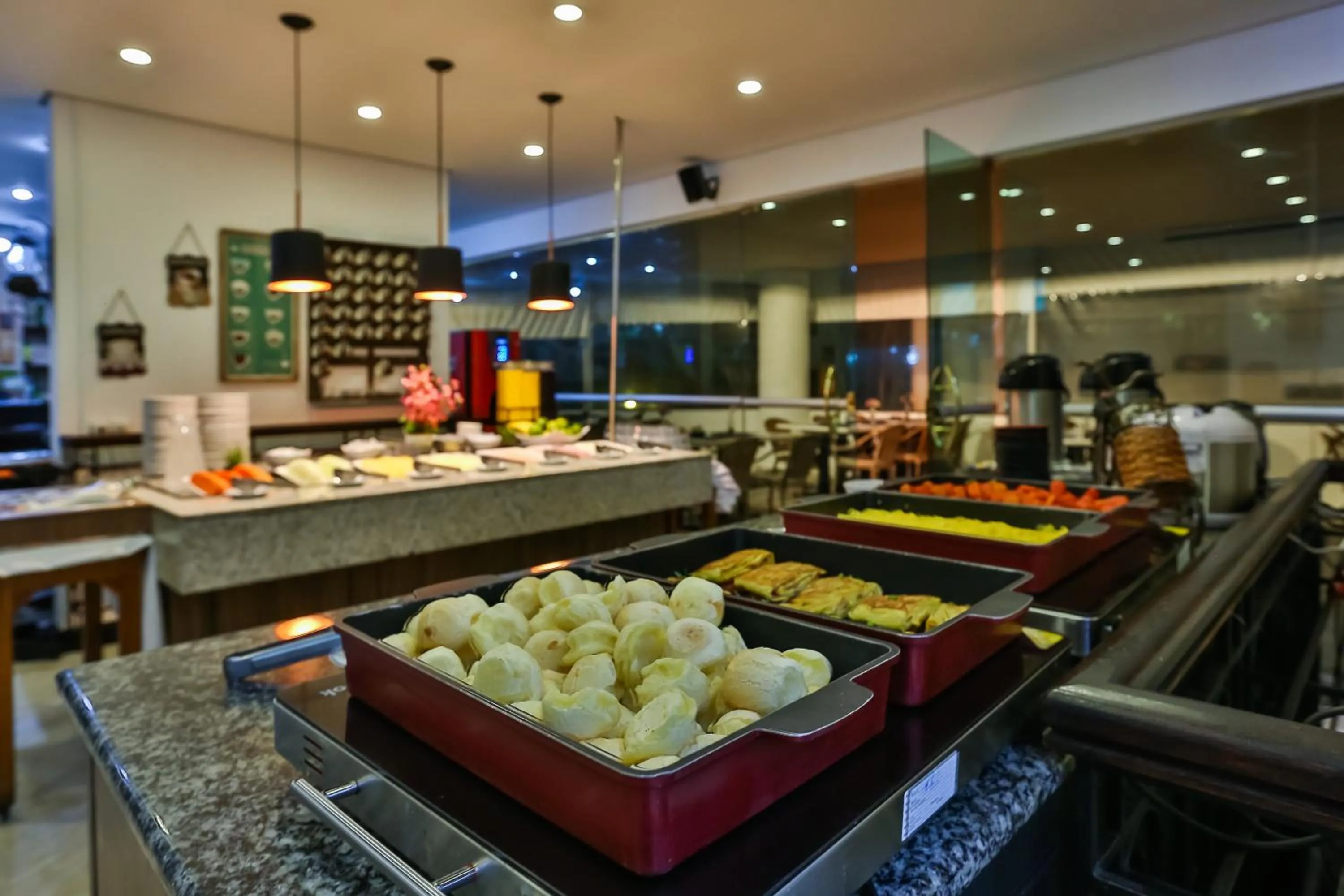 Restaurant/places to eat in Transamerica Paradise Garden