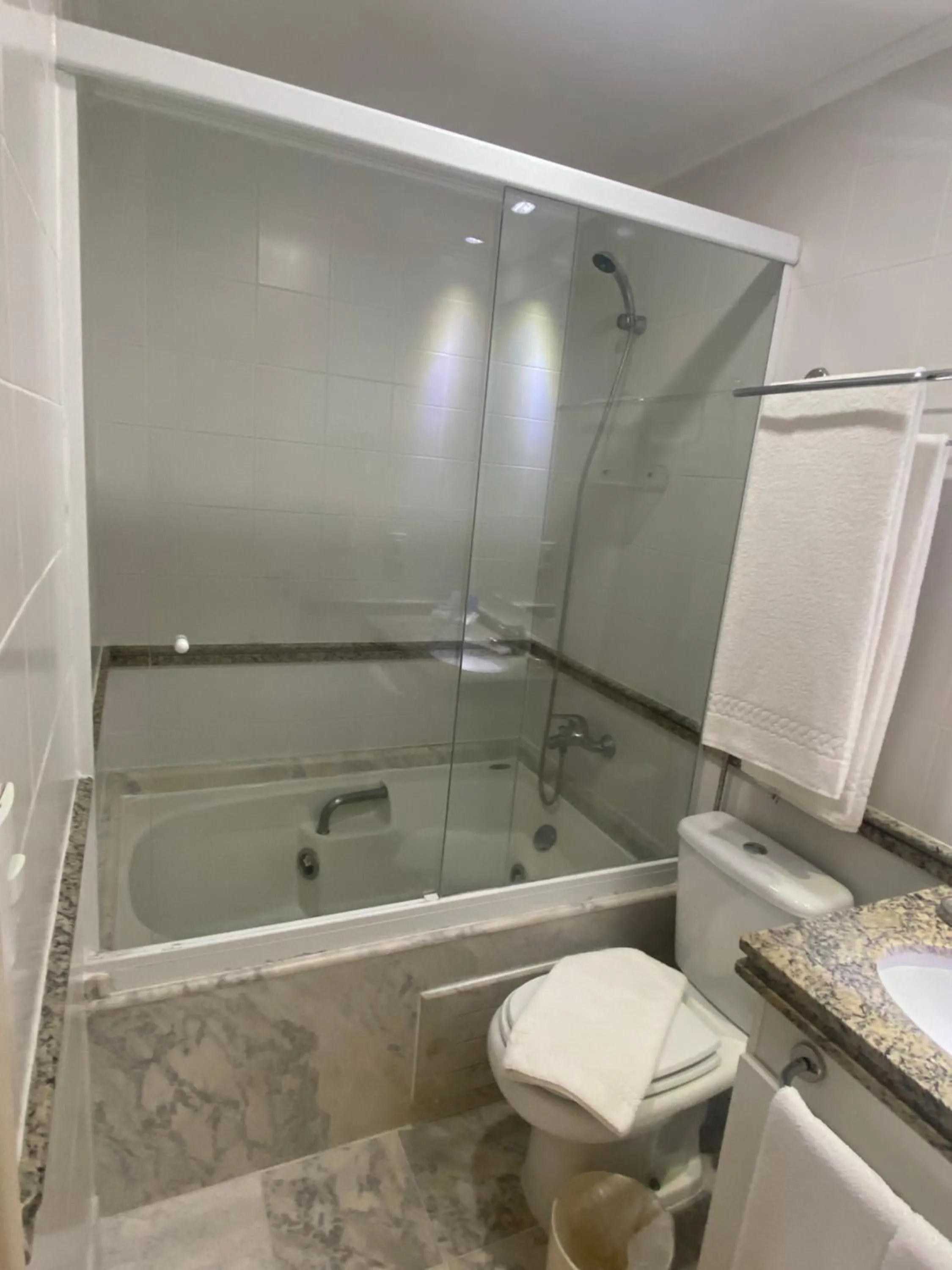 Hot Tub in Transamerica Paradise Garden