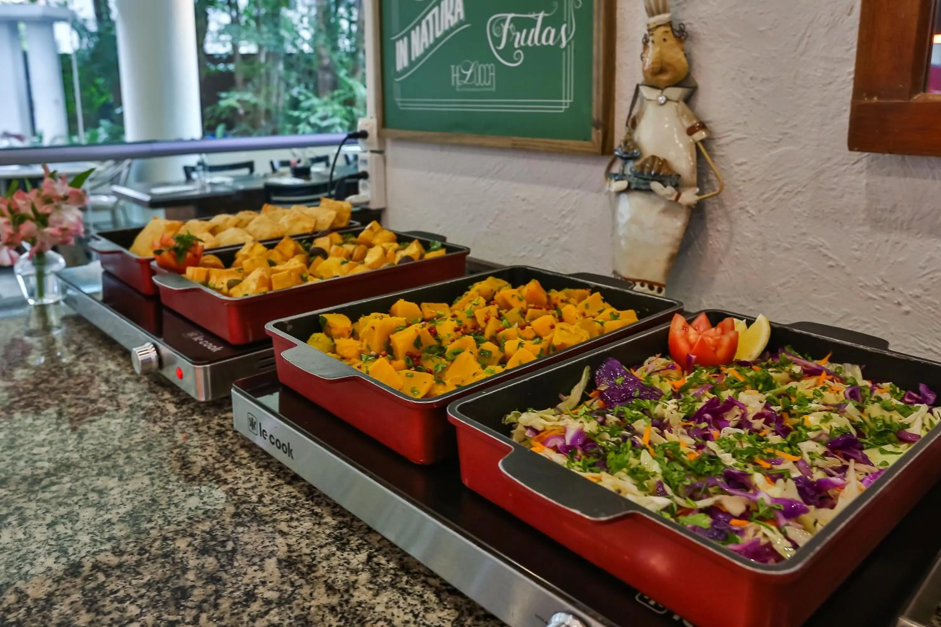 Food in Transamerica Paradise Garden