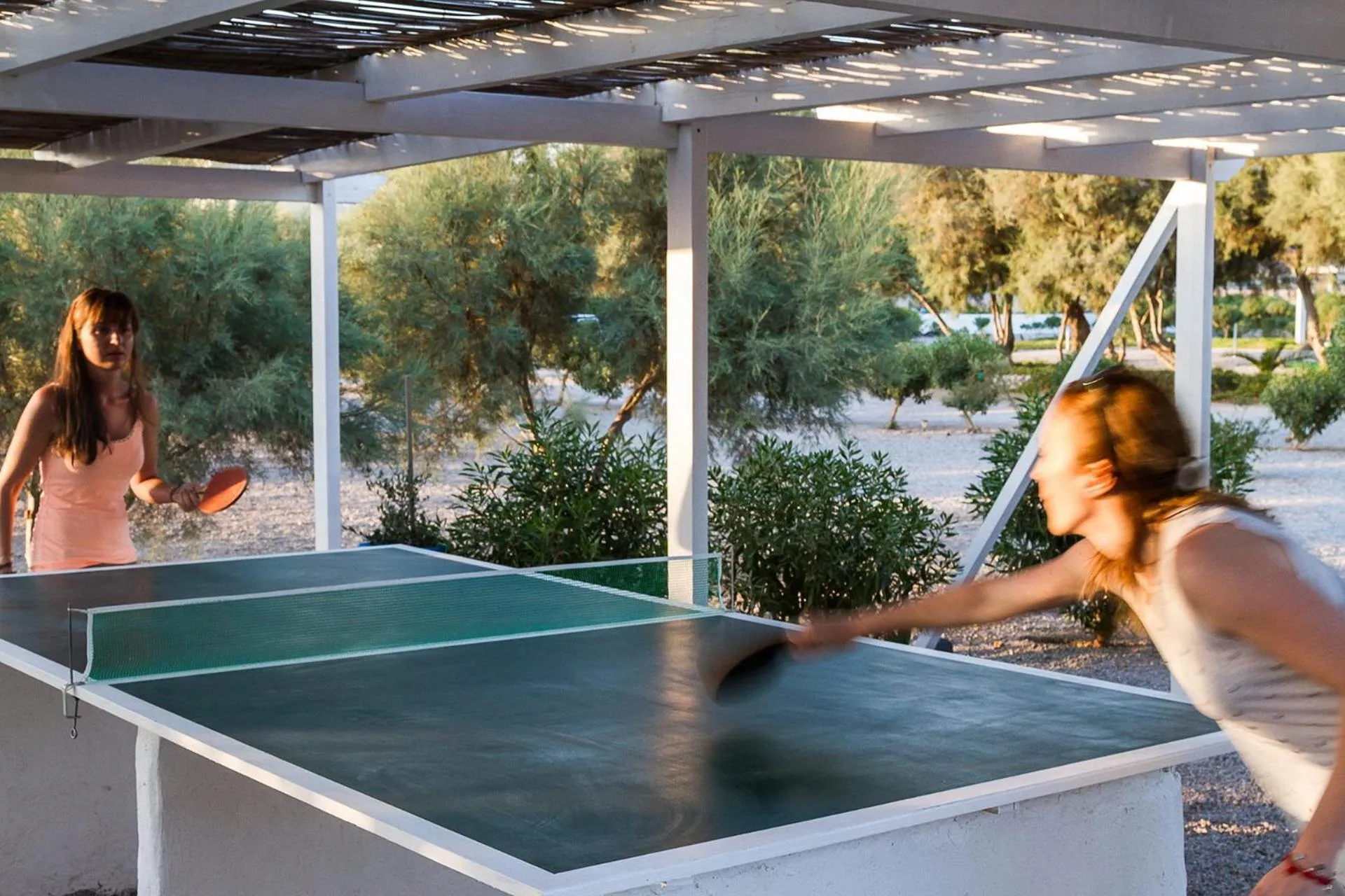Table tennis in Sea Sound White Katikies