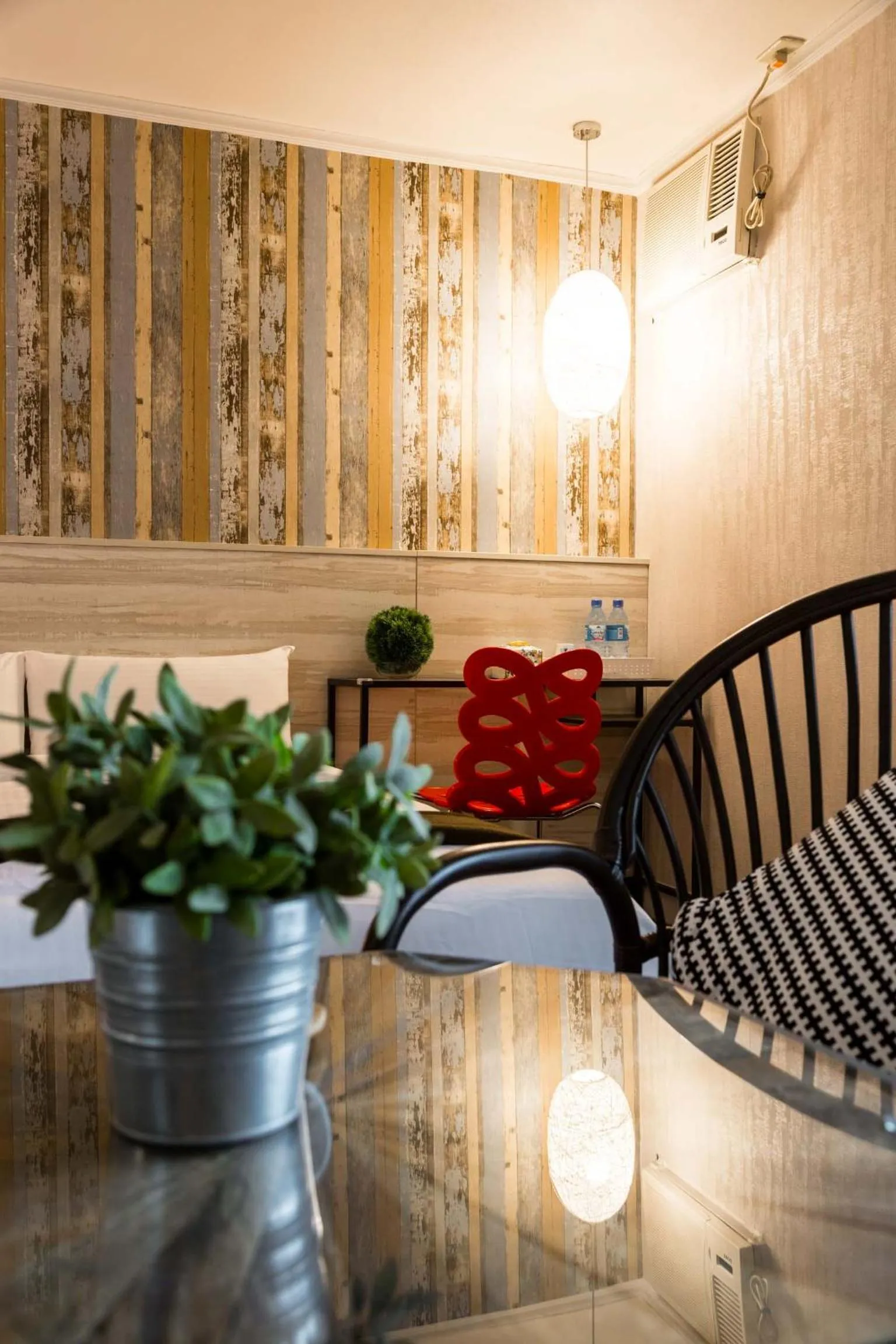 Photo of the whole room in Artch Inn