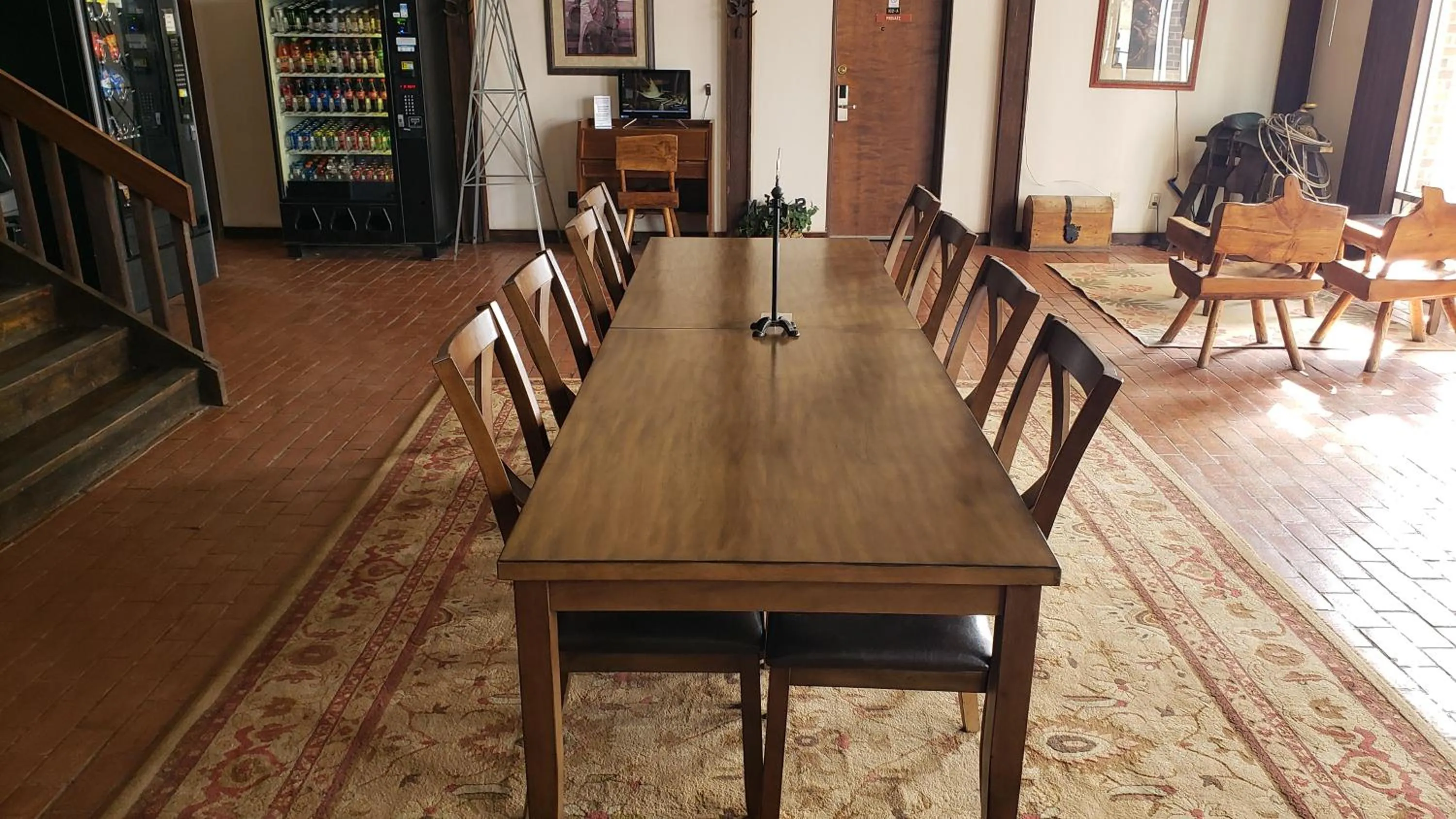 Seating area in West Texas Inn & Suites with Kitchenette