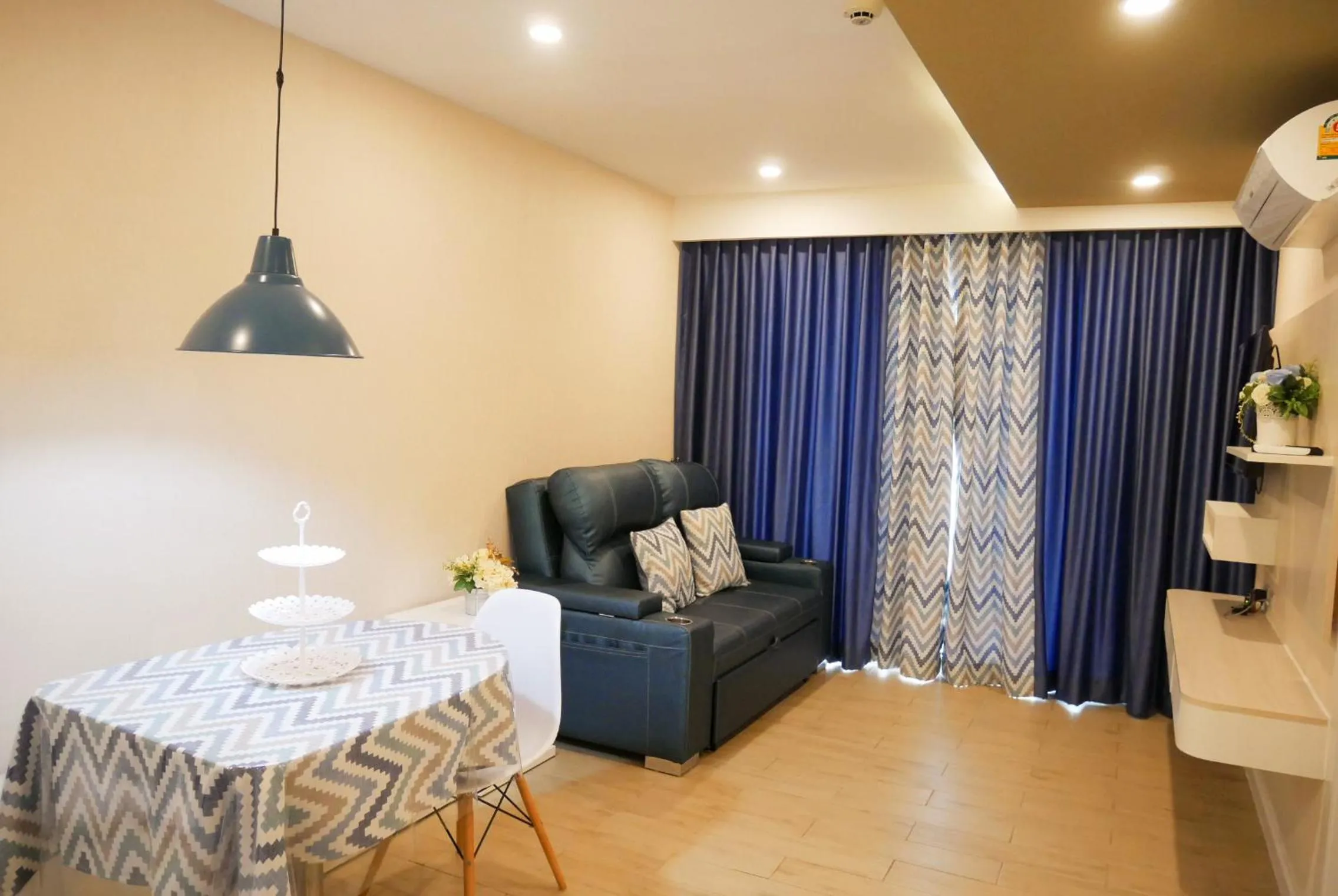 Seven Seas Resort Pattaya & Sofa bed