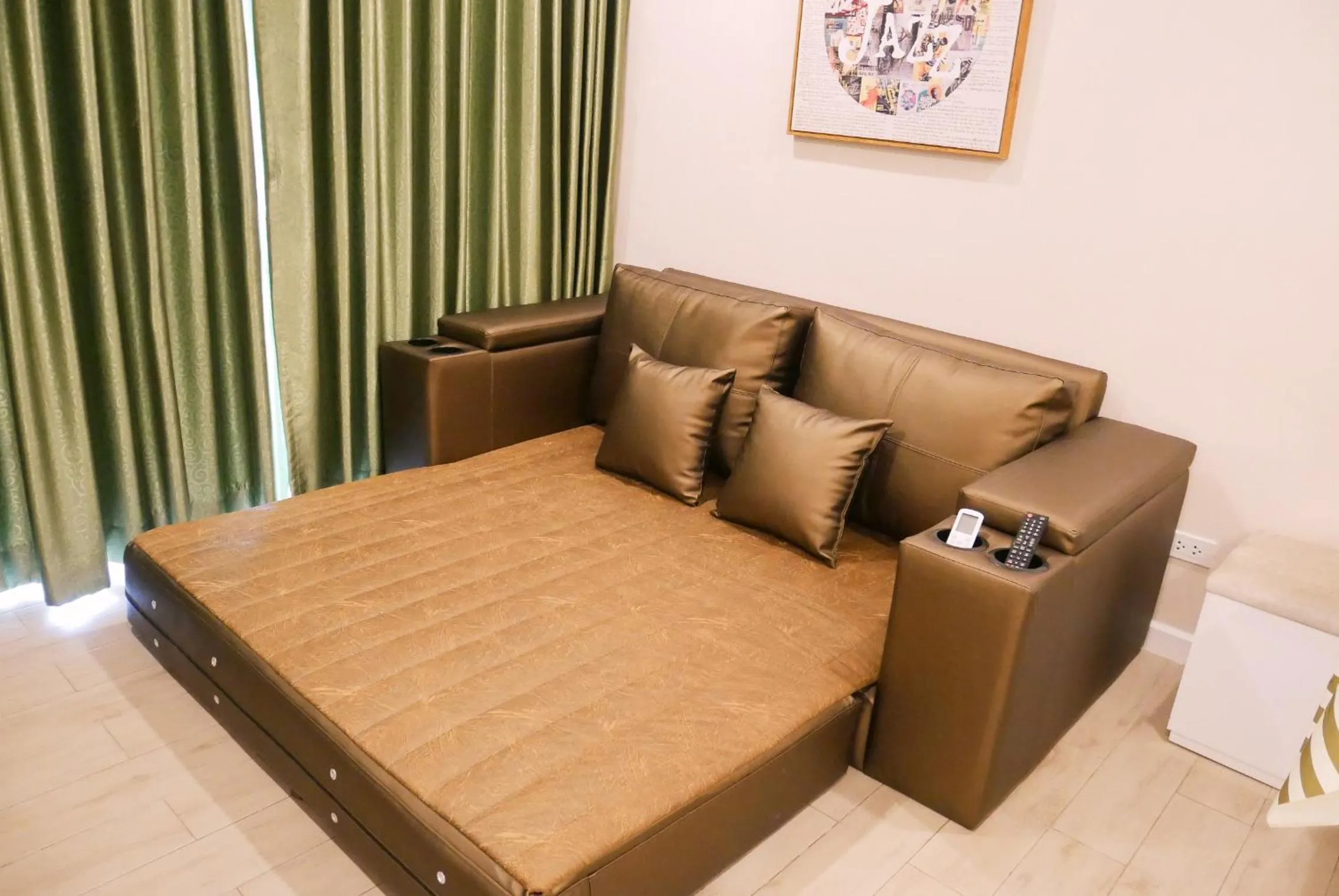Bed in Seven Seas Resort Pattaya & Sofa bed