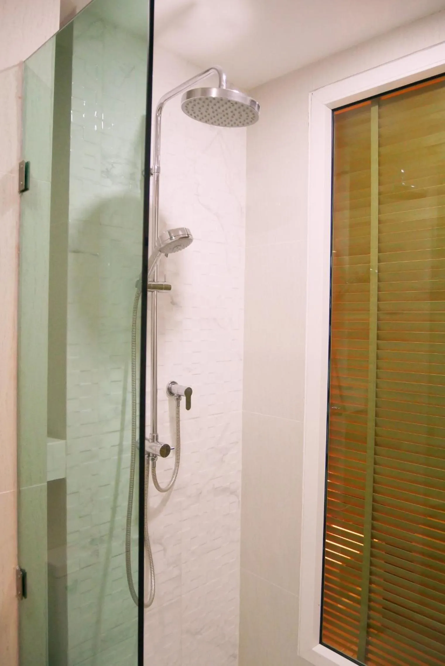 Bathroom in Seven Seas Resort Pattaya & Sofa bed