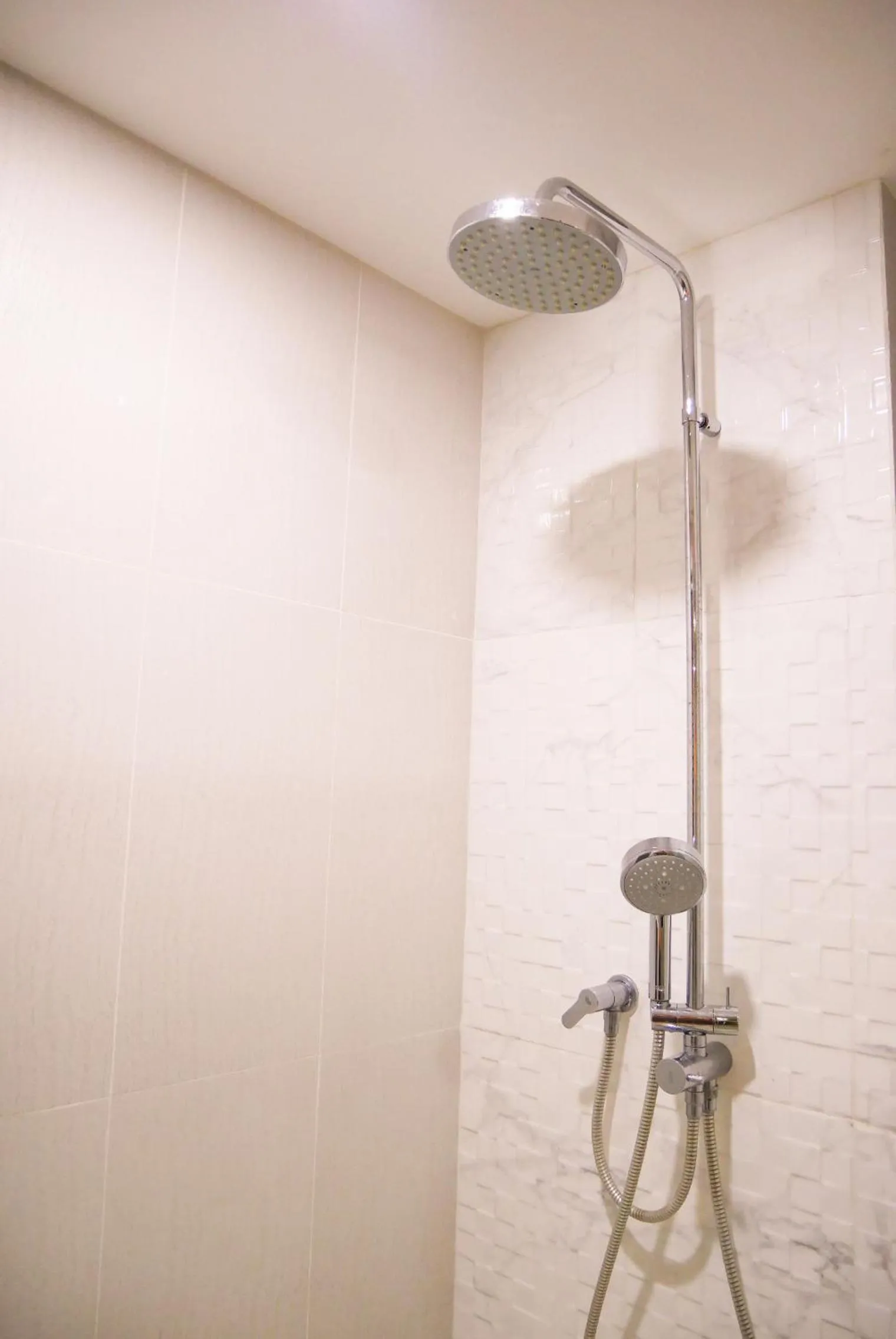 Bathroom in Seven Seas Resort Pattaya & Sofa bed