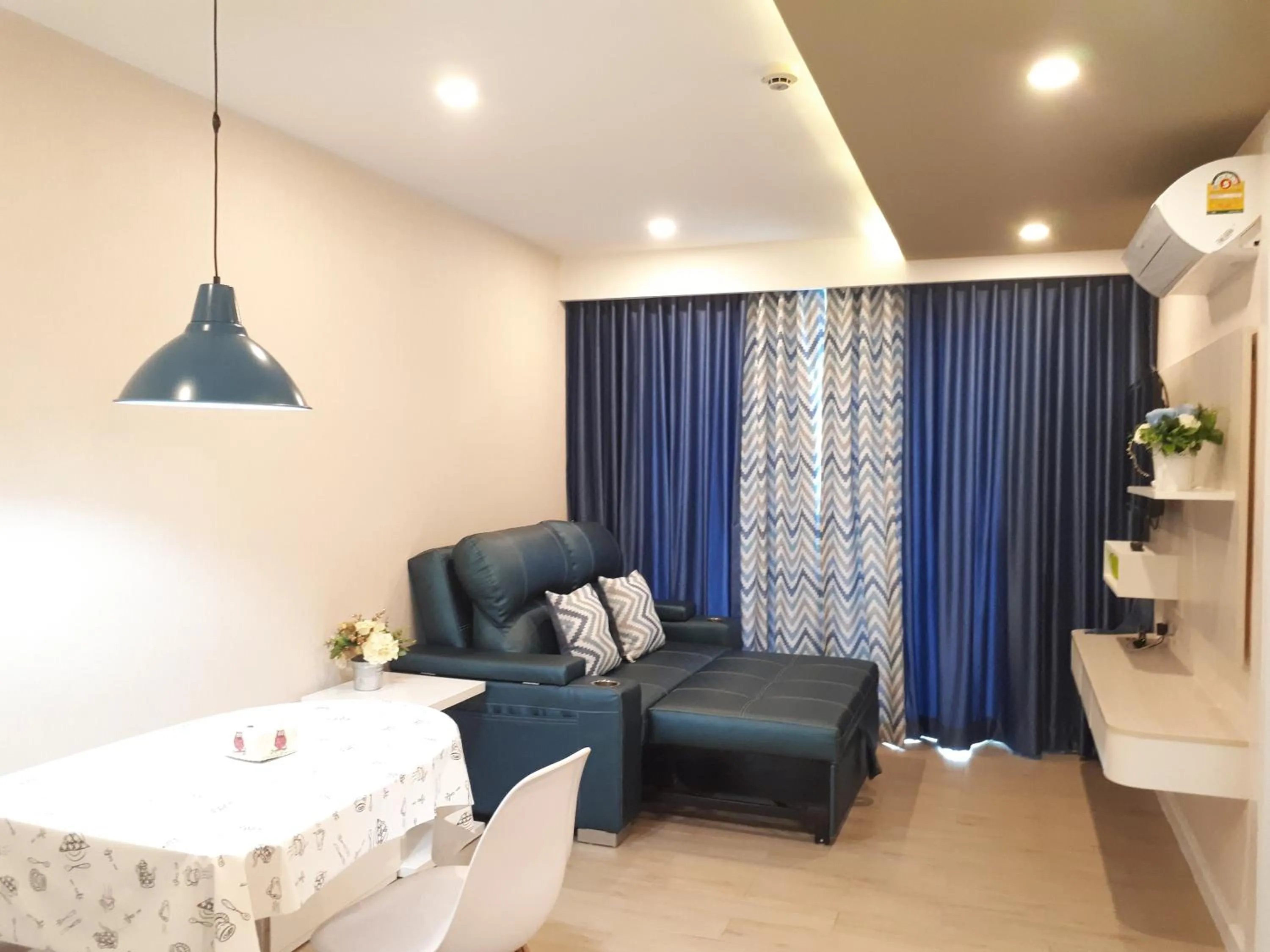 Seven Seas Resort Pattaya & Sofa bed