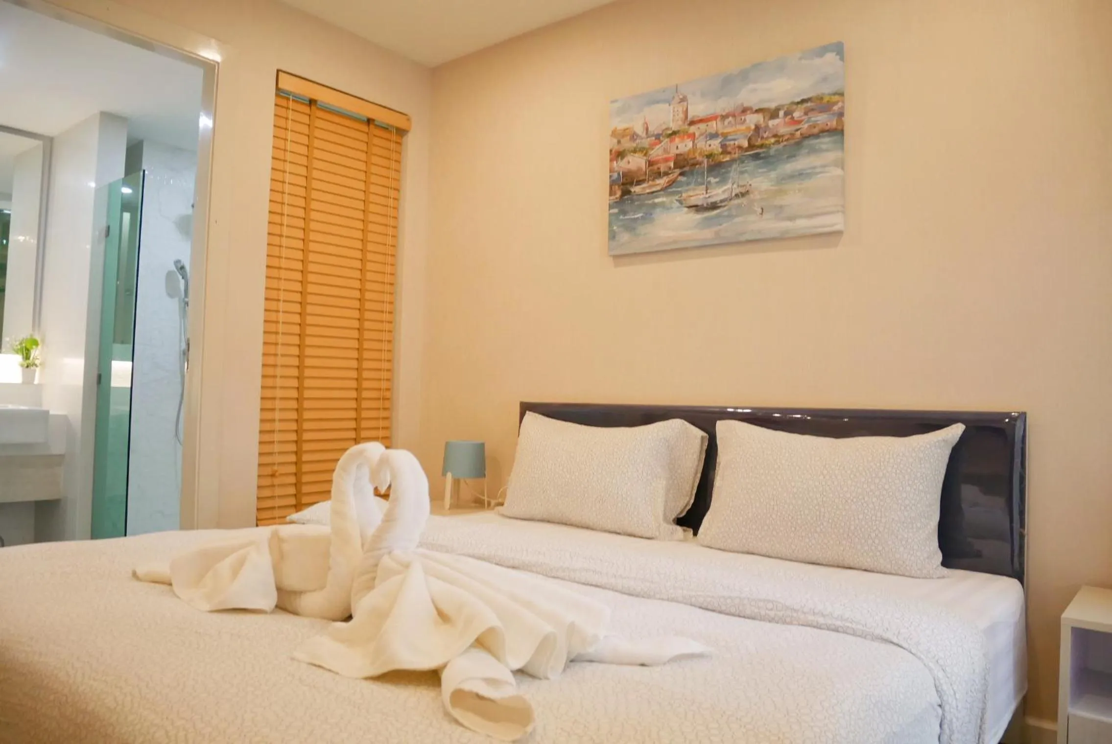 Bed in Seven Seas Resort Pattaya & Sofa bed