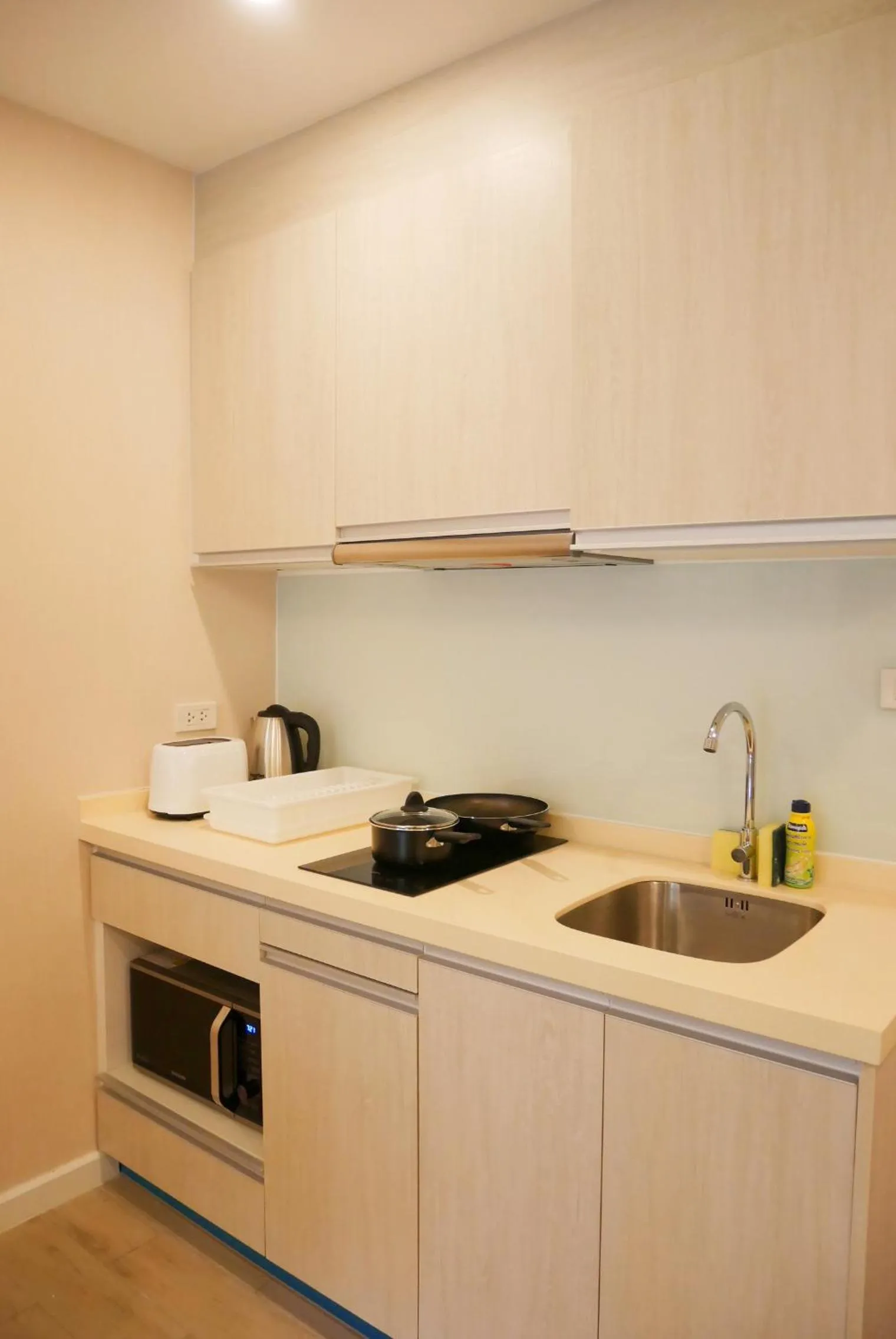 Seven Seas Resort Pattaya & Sofa bed