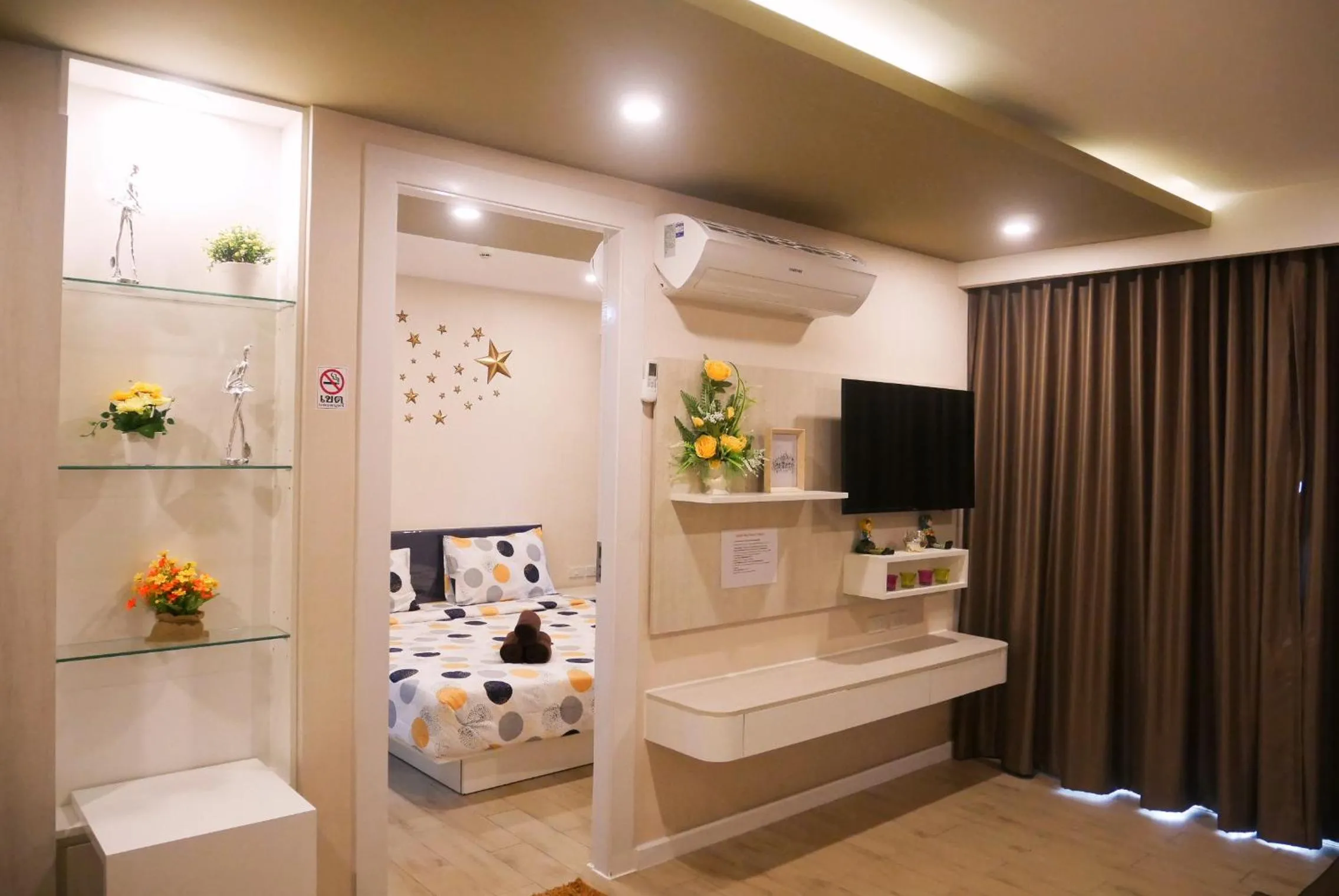 Bed in Seven Seas Resort Pattaya & Sofa bed