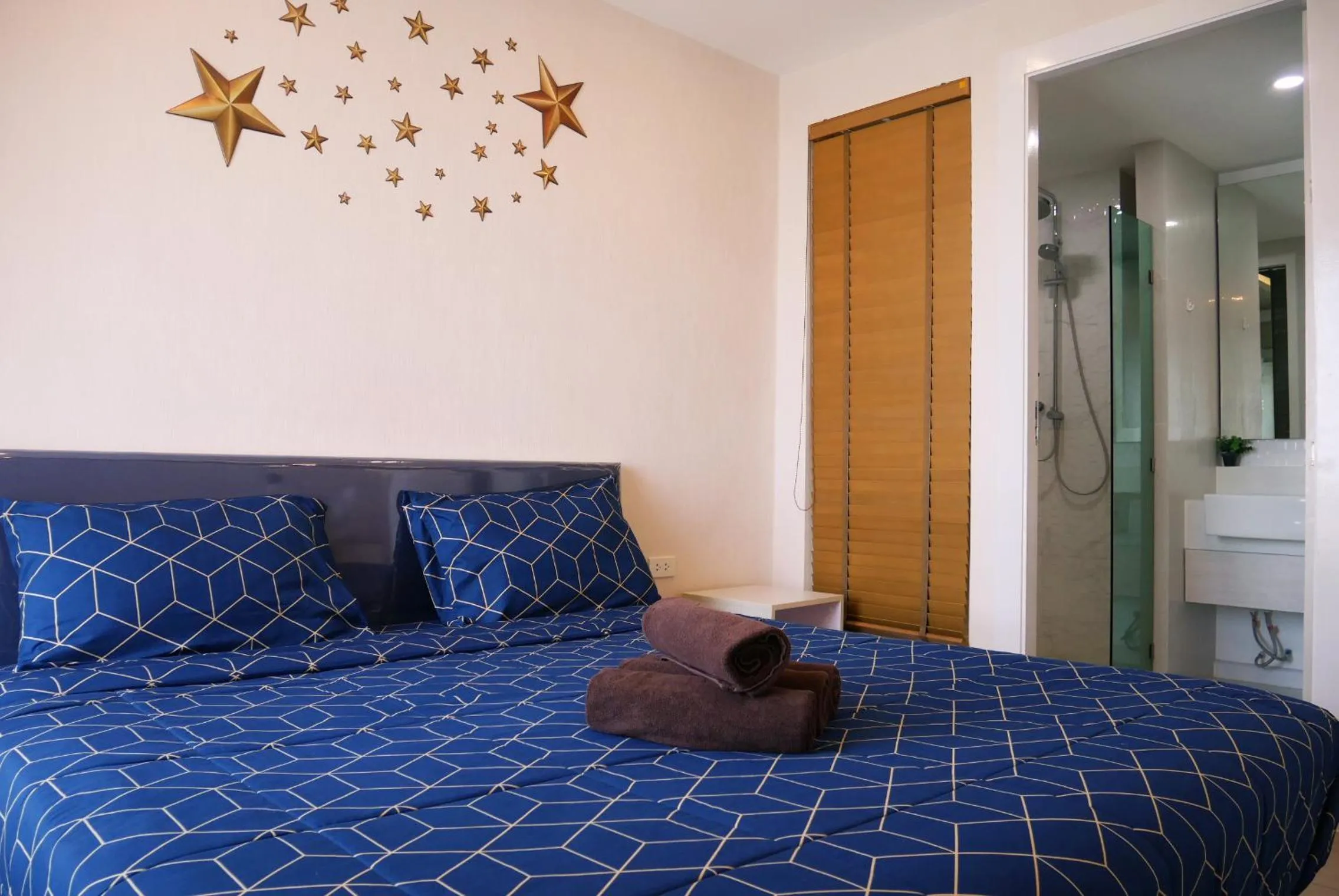 Bed in Seven Seas Resort Pattaya & Sofa bed