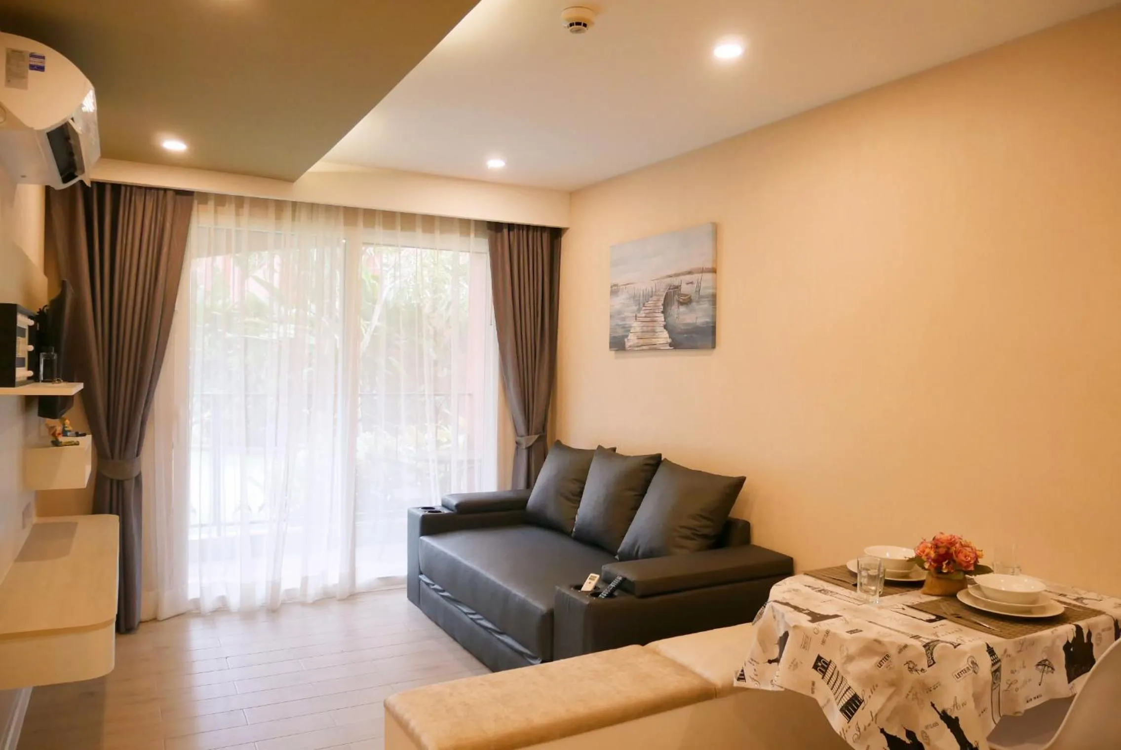 Seven Seas Resort Pattaya & Sofa bed