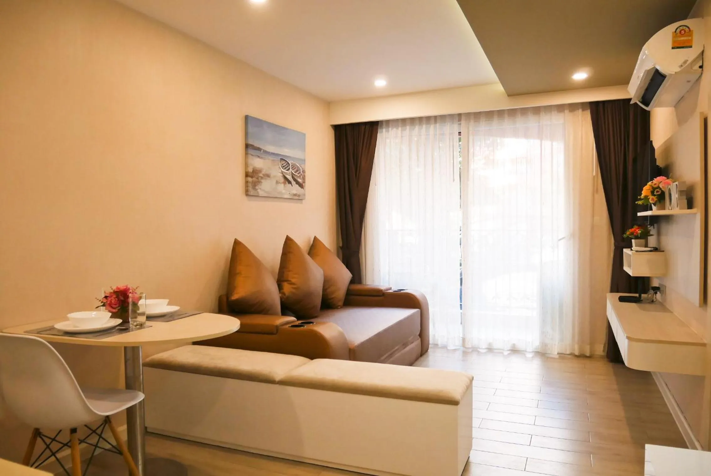 Seven Seas Resort Pattaya & Sofa bed
