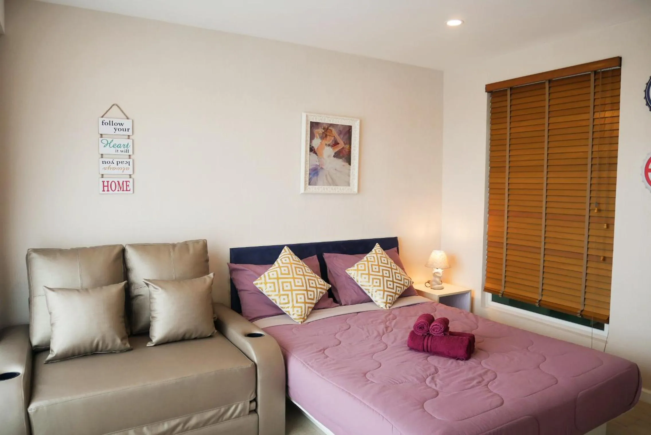 Bed in Seven Seas Resort Pattaya & Sofa bed